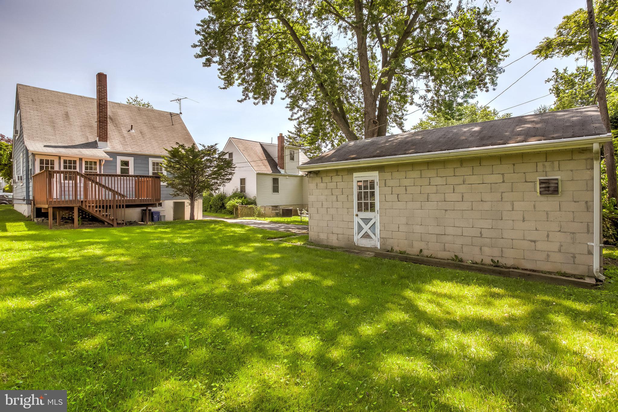 HOMECREST - Residential