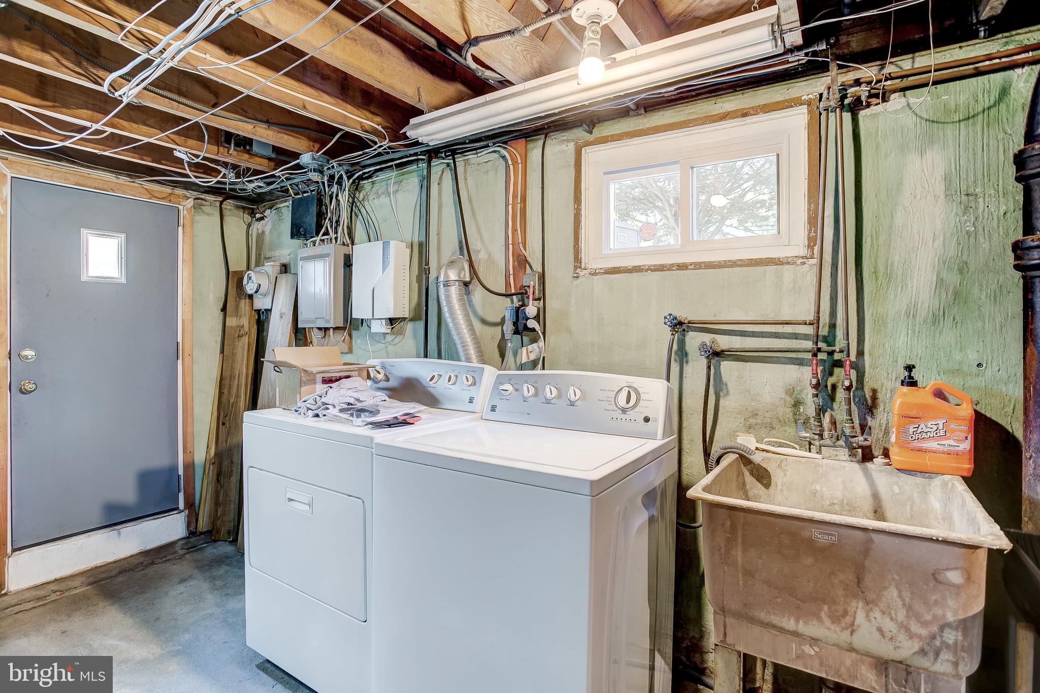 HOMECREST - Residential