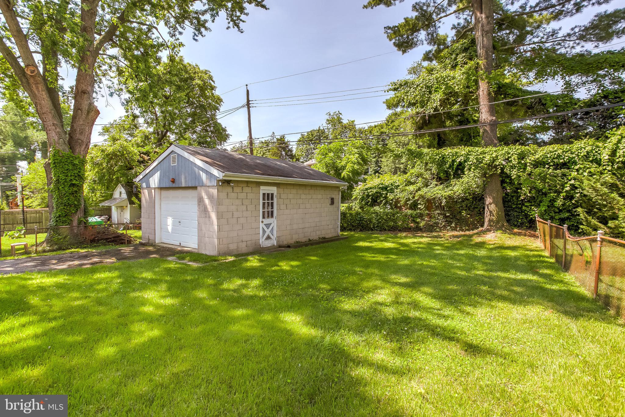 HOMECREST - Residential