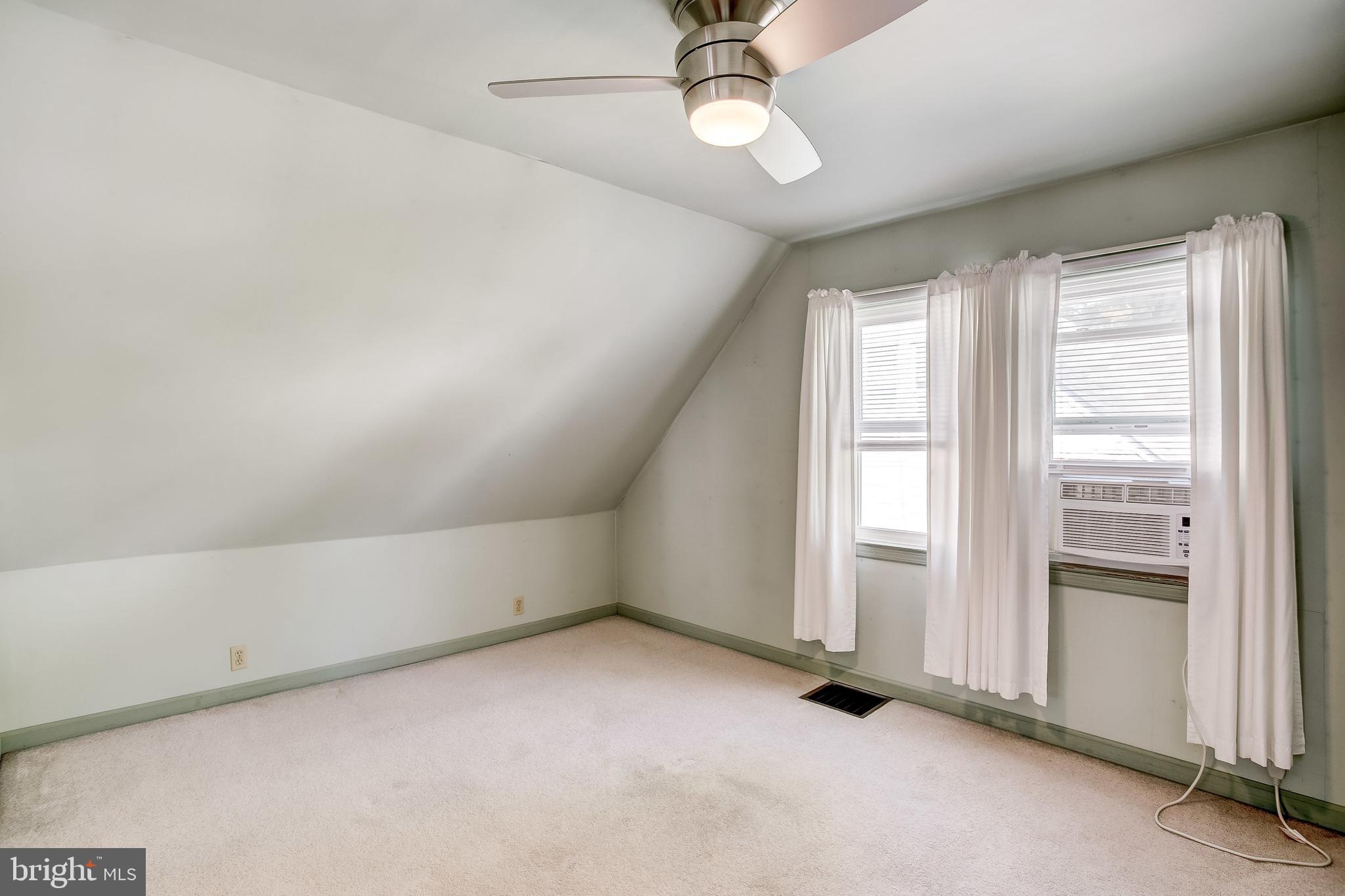 HOMECREST - Residential