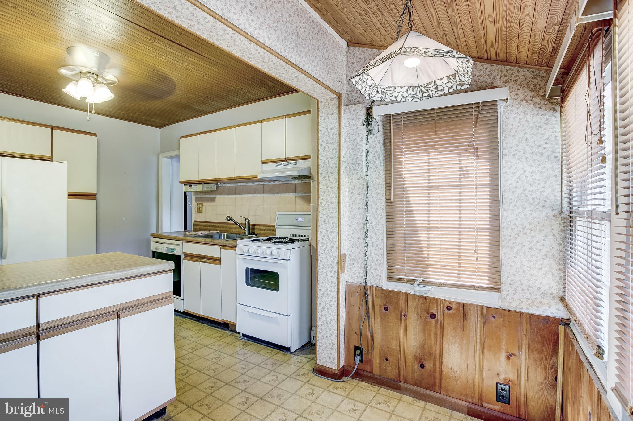 HOMECREST - Residential