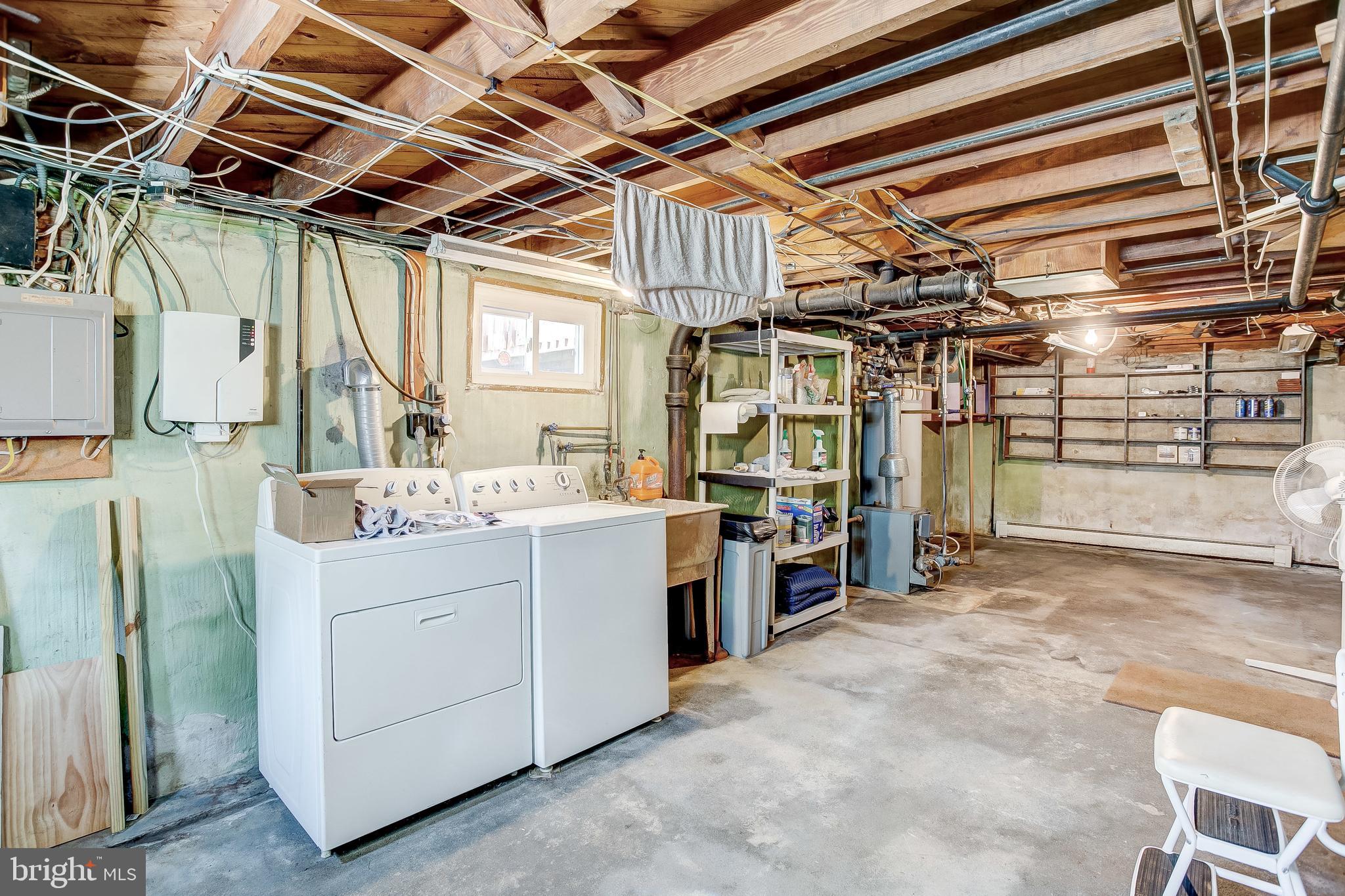 HOMECREST - Residential