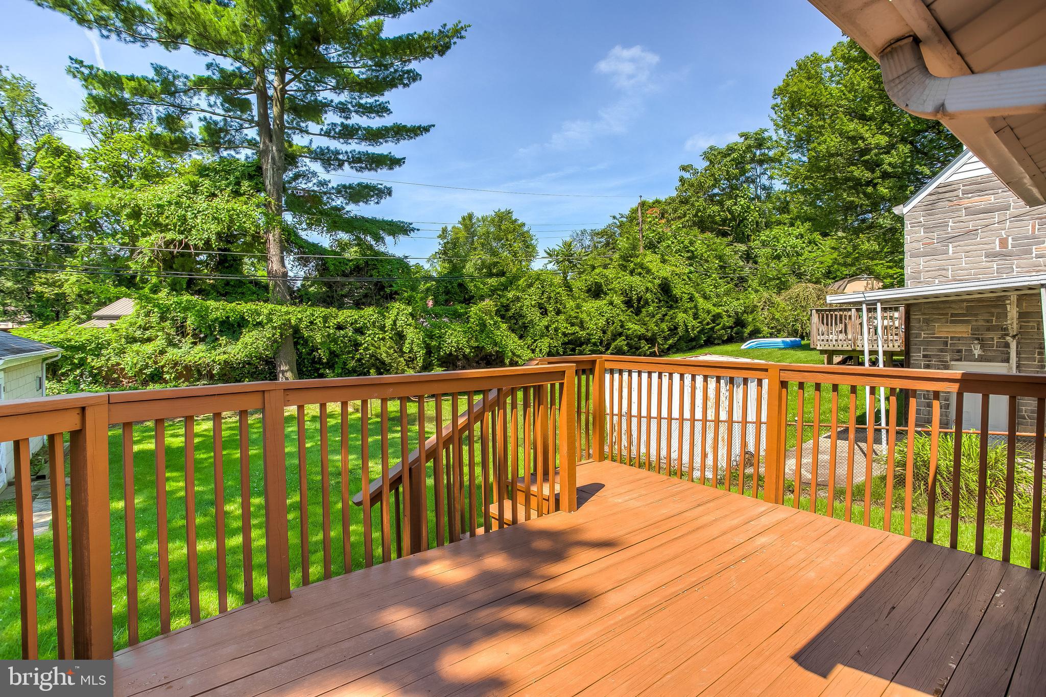 HOMECREST - Residential