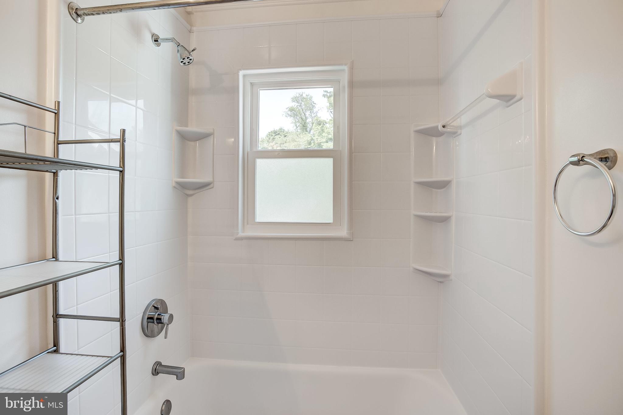 HOMECREST - Residential