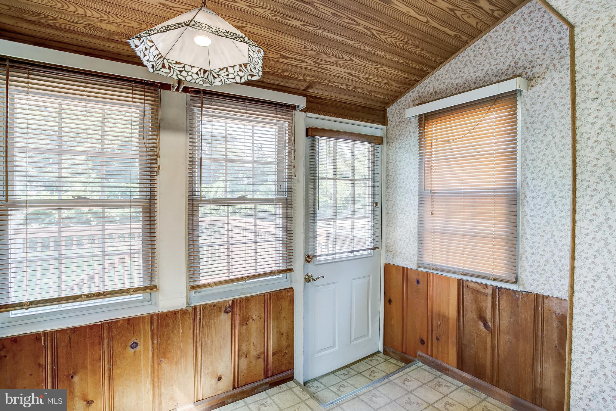 HOMECREST - Residential