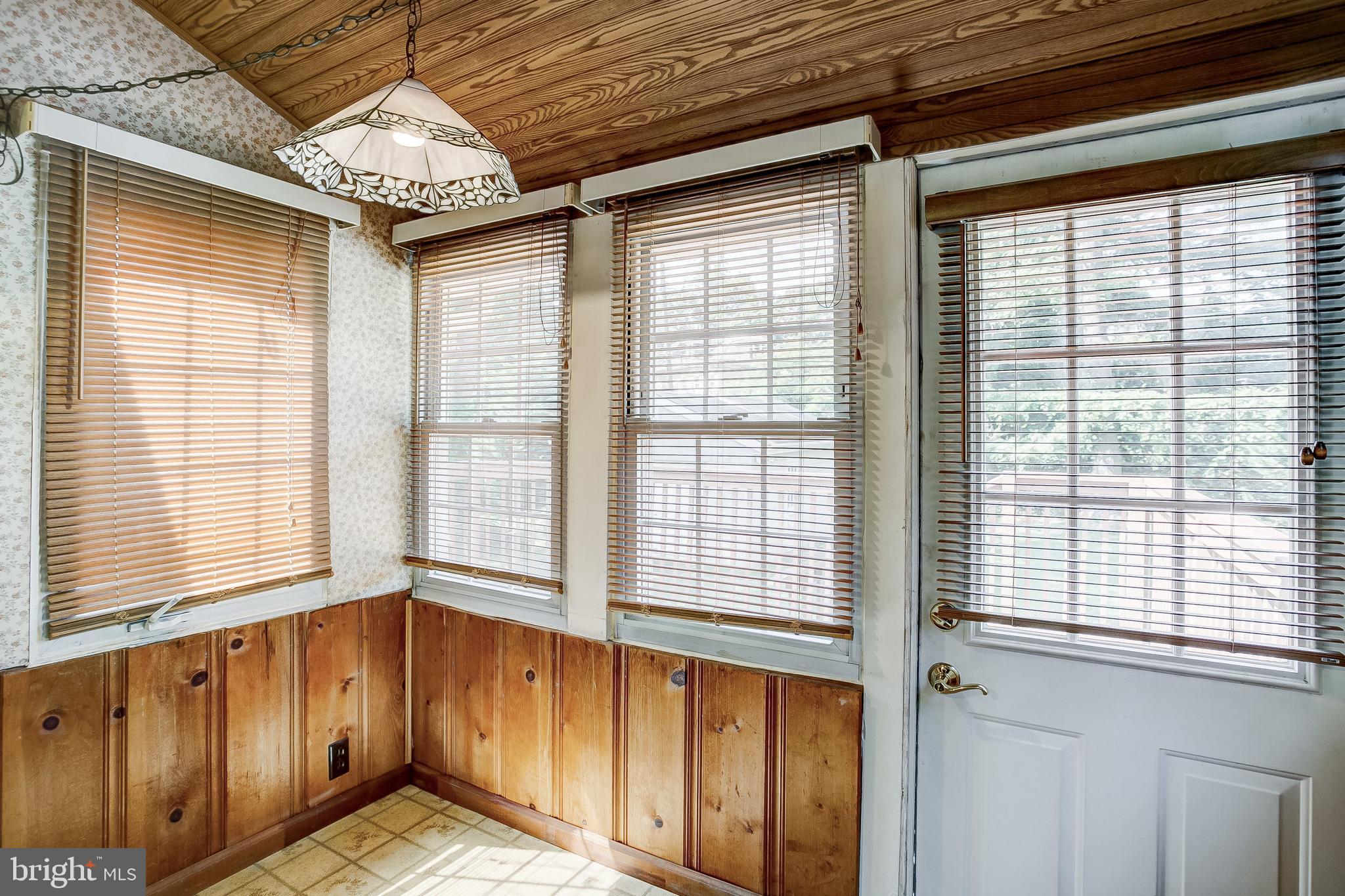 HOMECREST - Residential