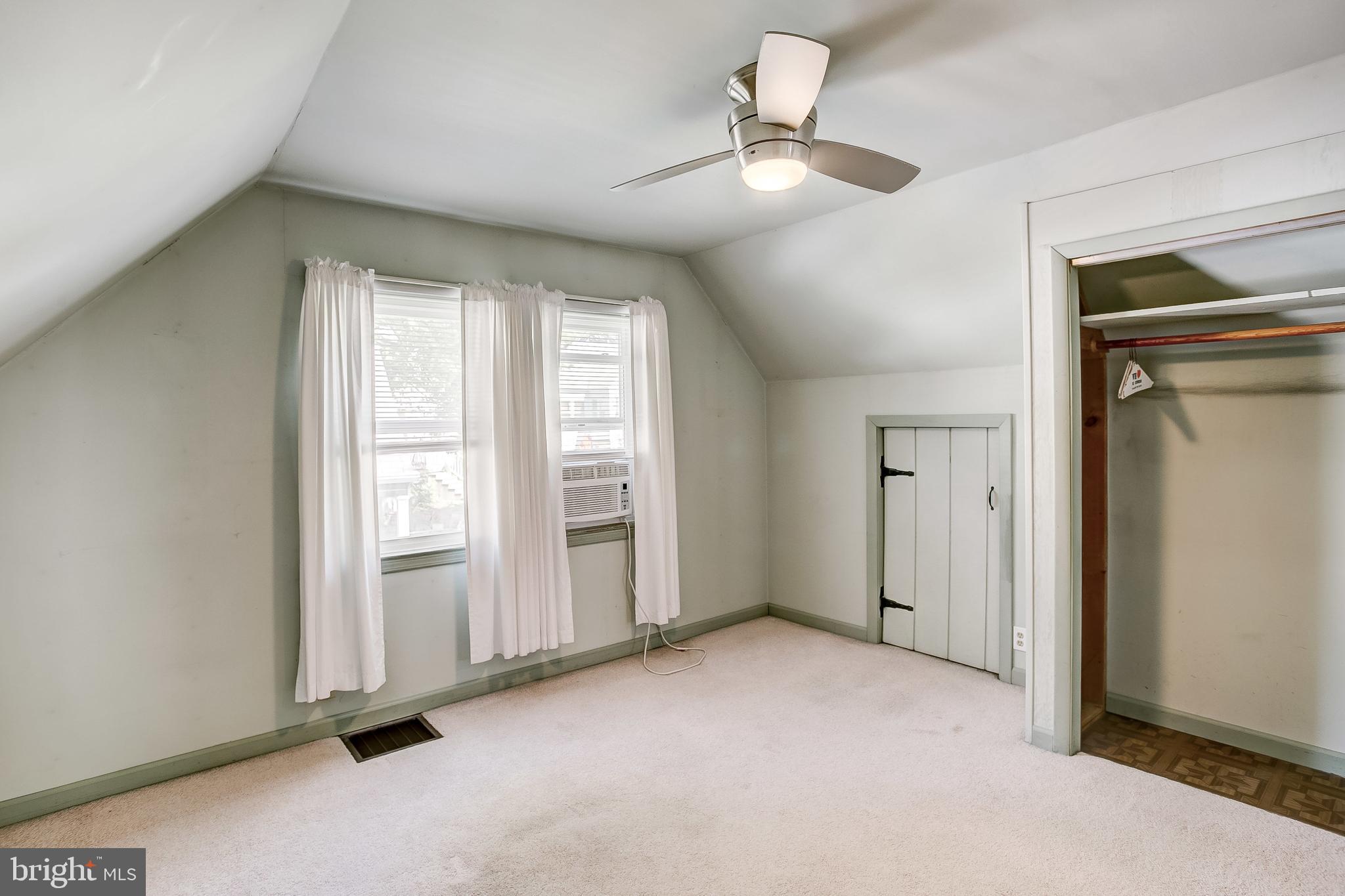 HOMECREST - Residential