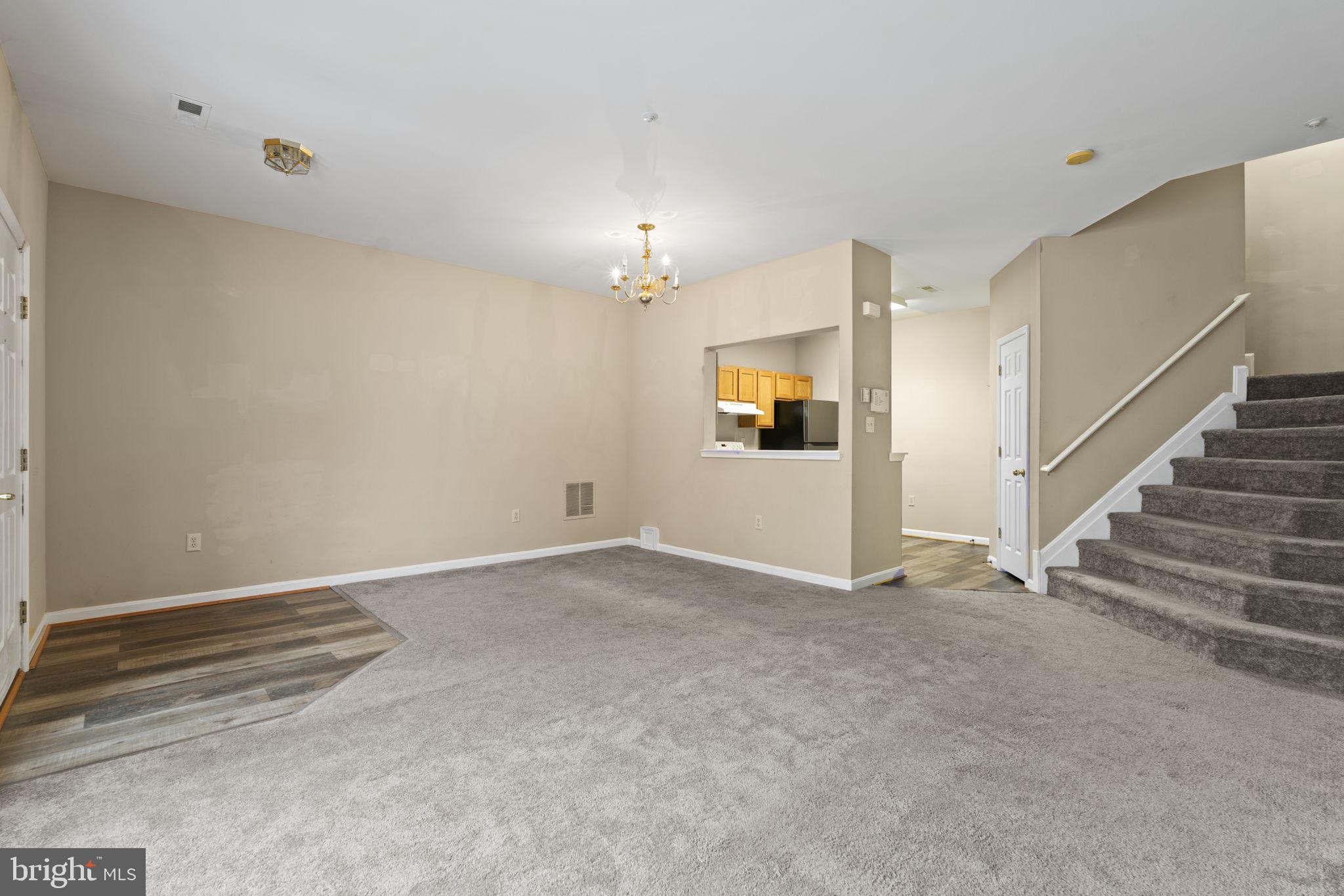 SEVEN OAKS - Residential