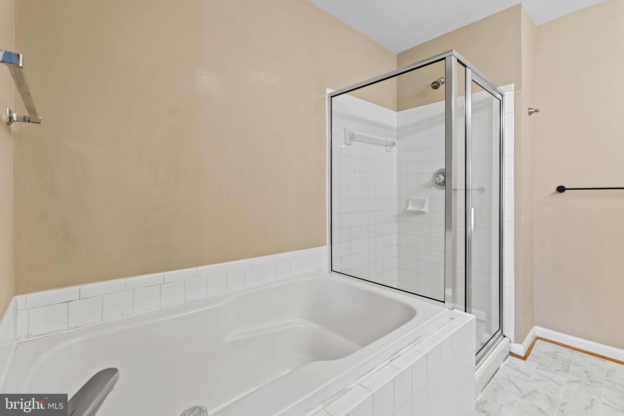 SEVEN OAKS - Residential