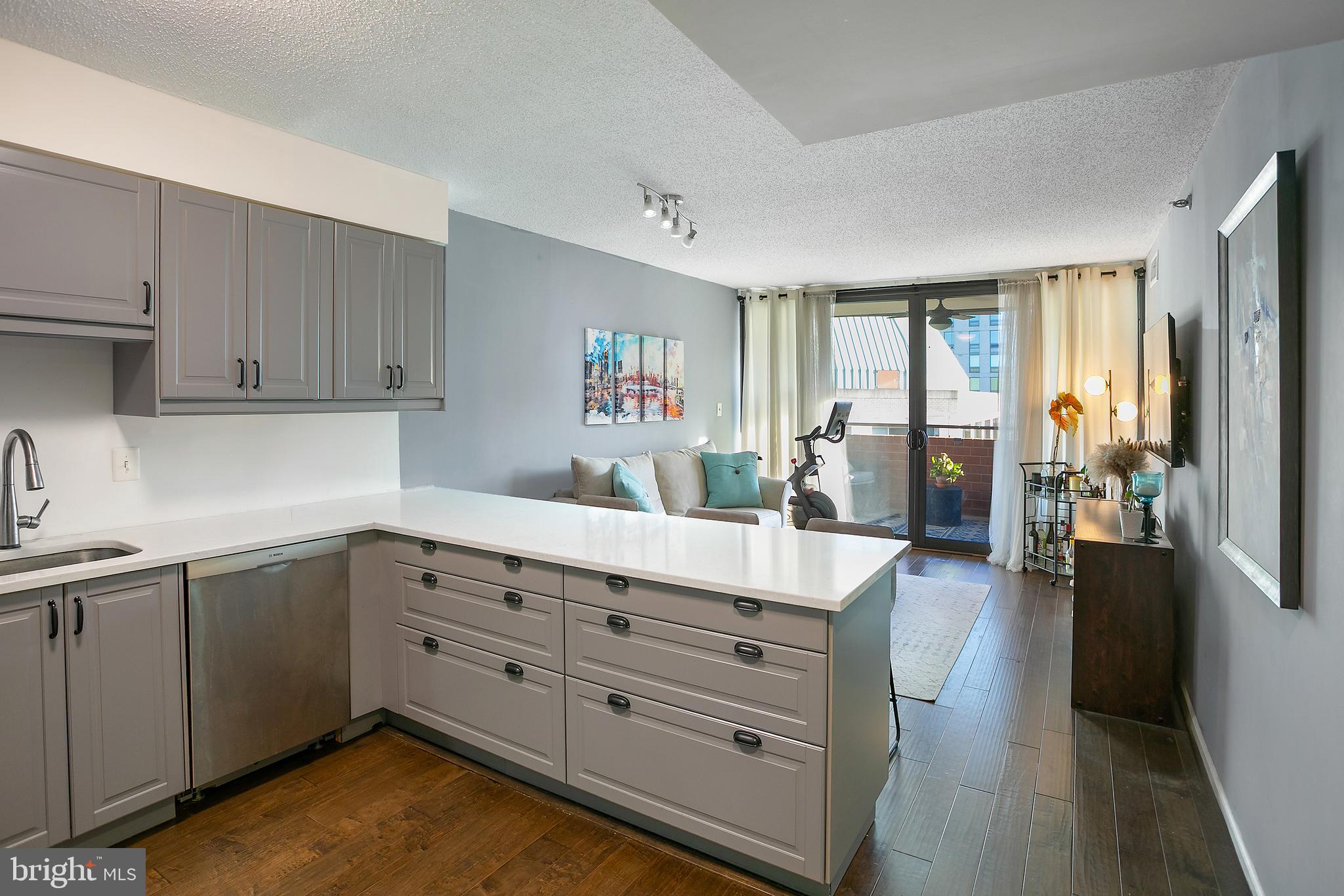 1001 N RANDOLPH STREET N 1020