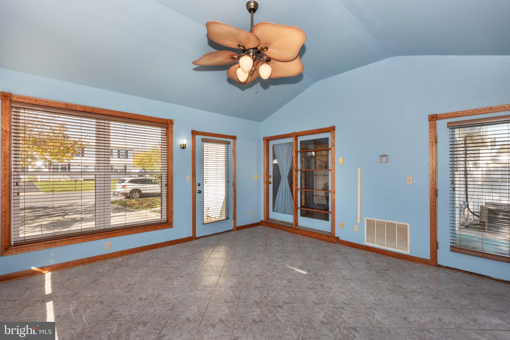 GREEN MEADOWS - Residential