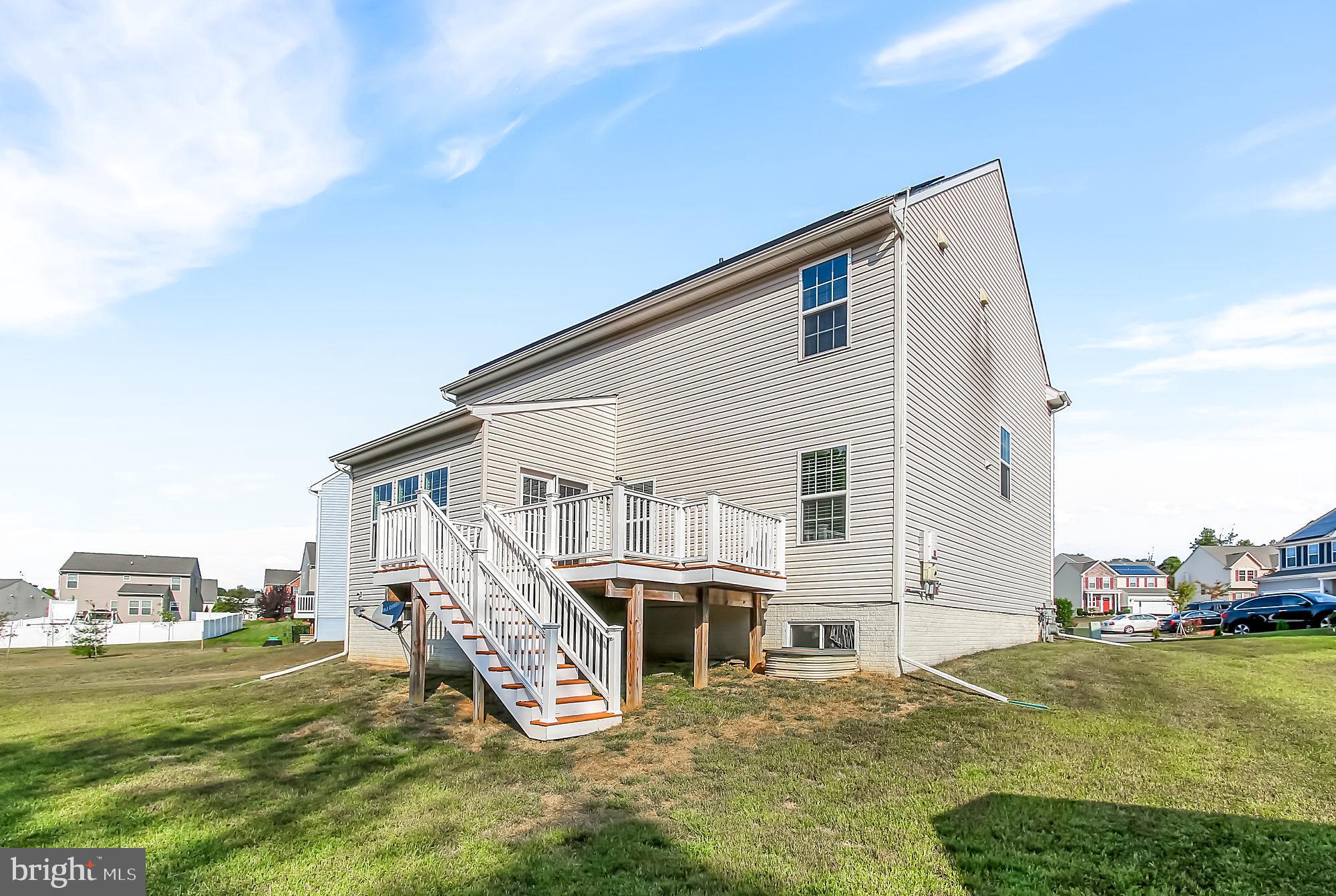 FIELDS AT ROCK GLENN - Residential