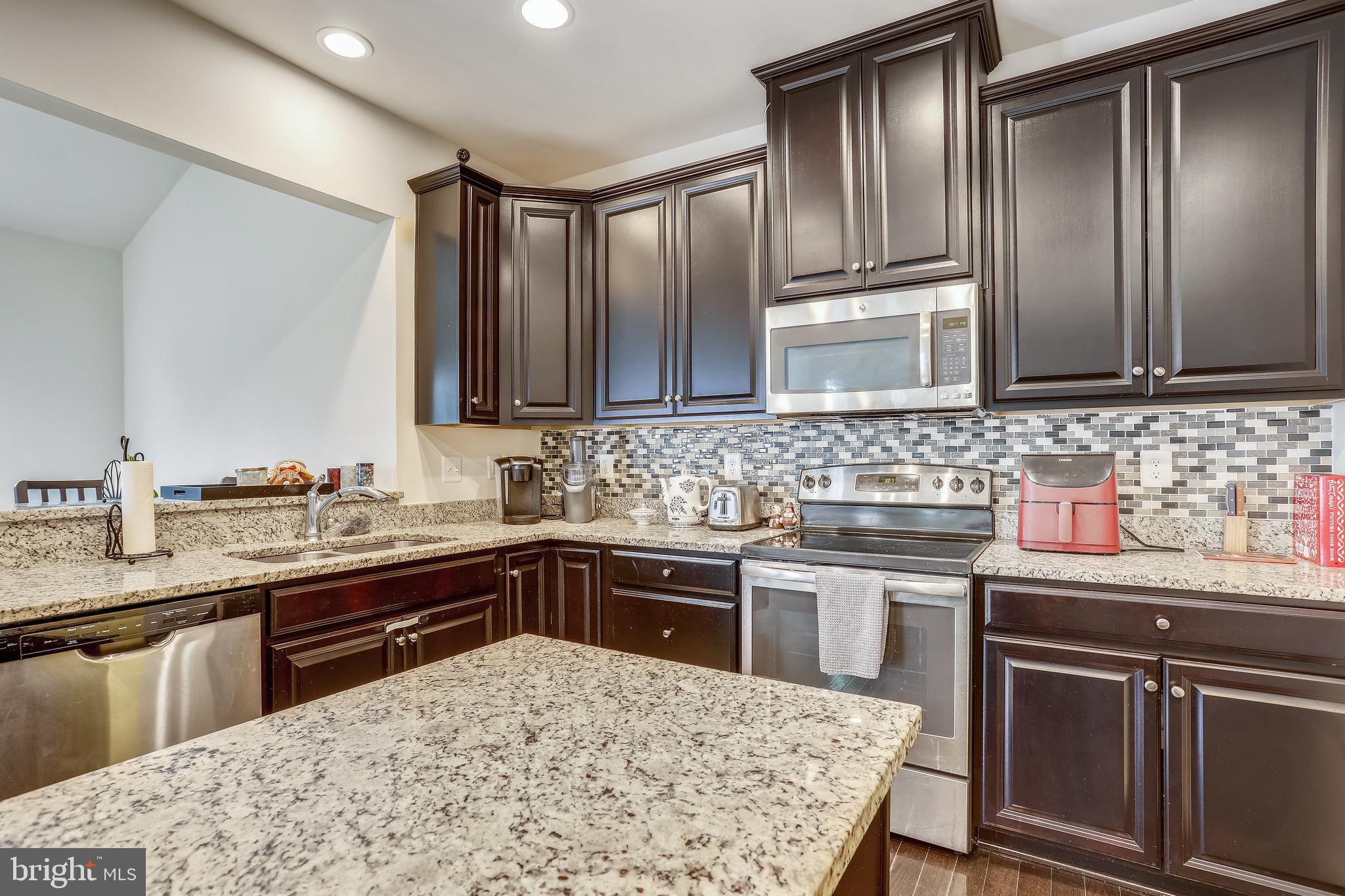 FIELDS AT ROCK GLENN - Residential