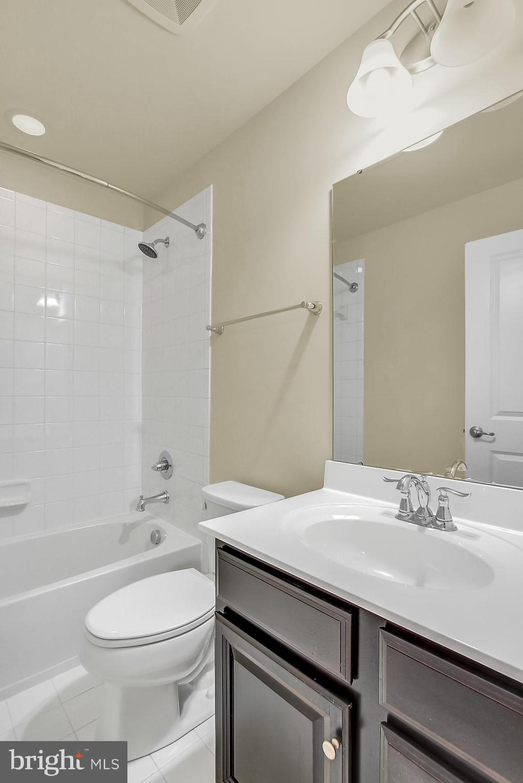 FIELDS AT ROCK GLENN - Residential