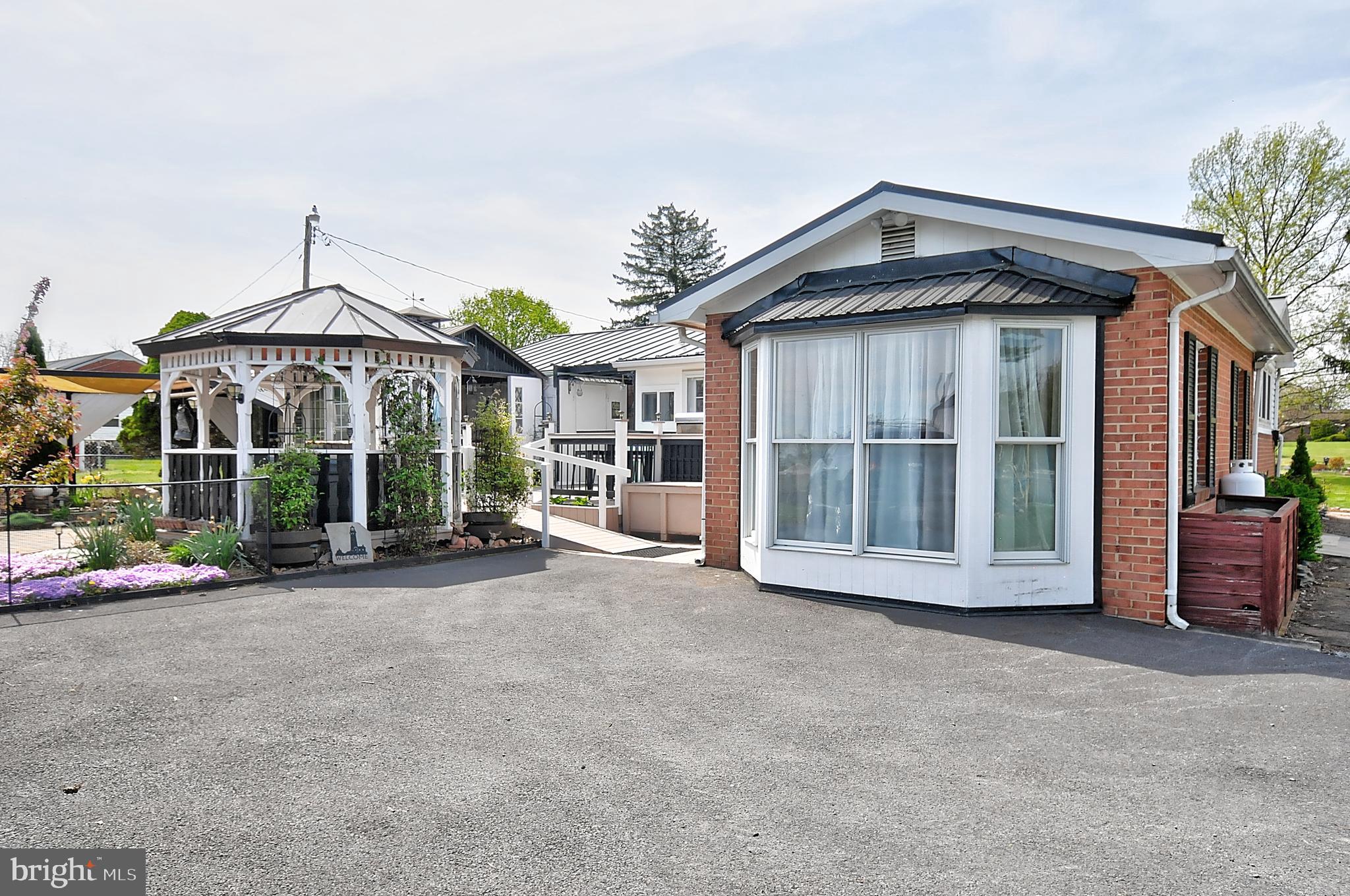 J WAYNE ADAMS - Residential