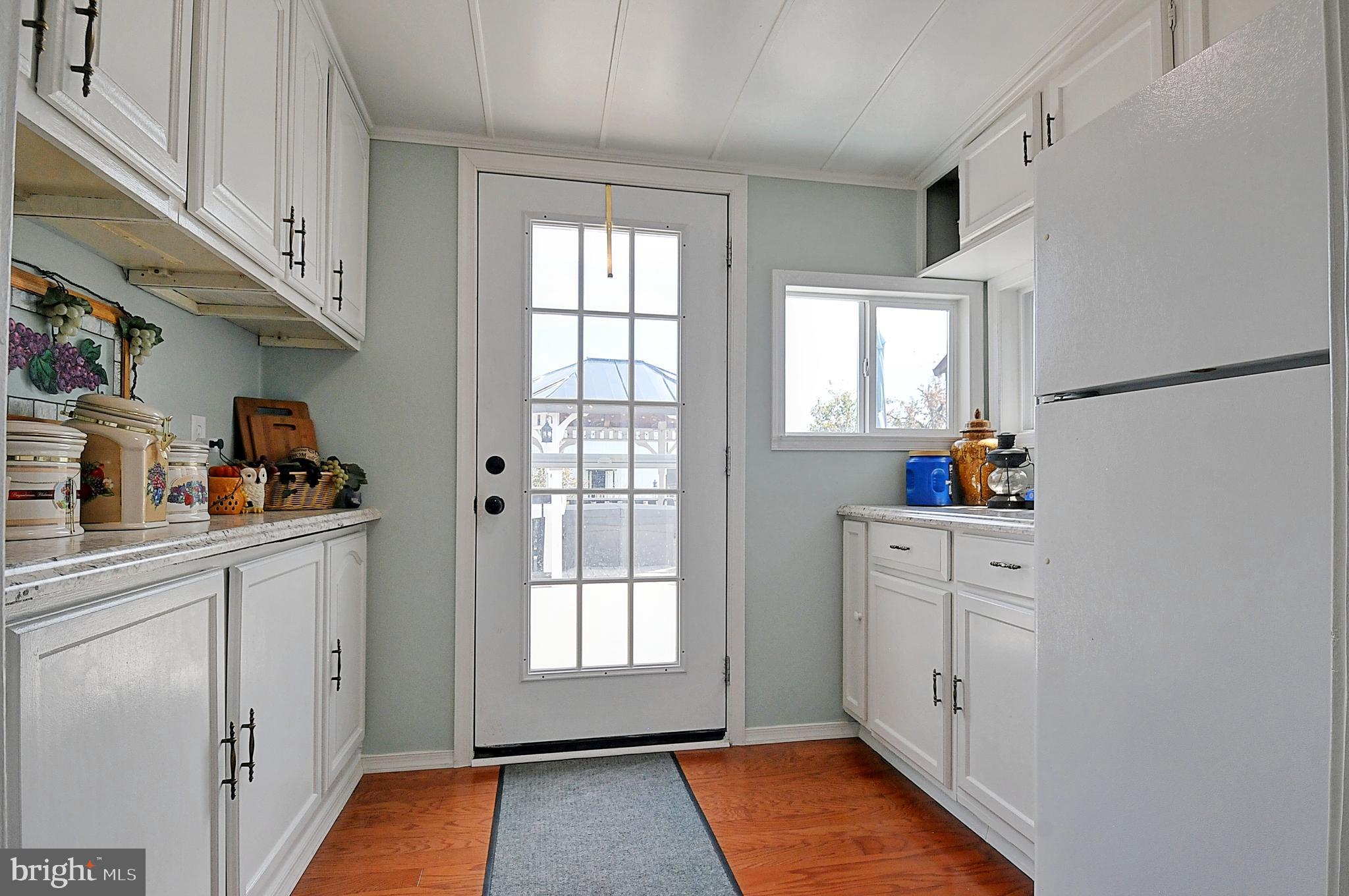 J WAYNE ADAMS - Residential