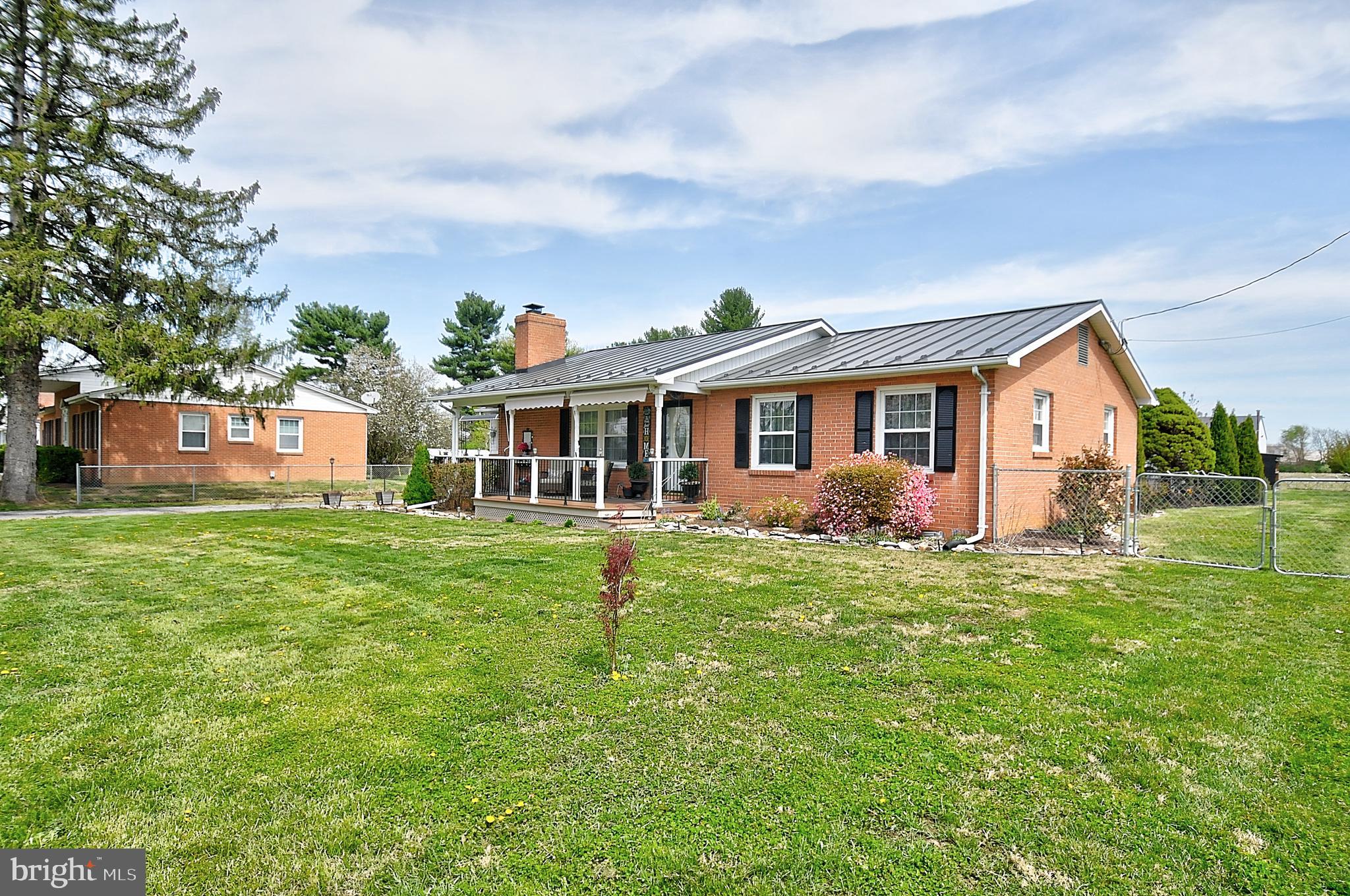 J WAYNE ADAMS - Residential