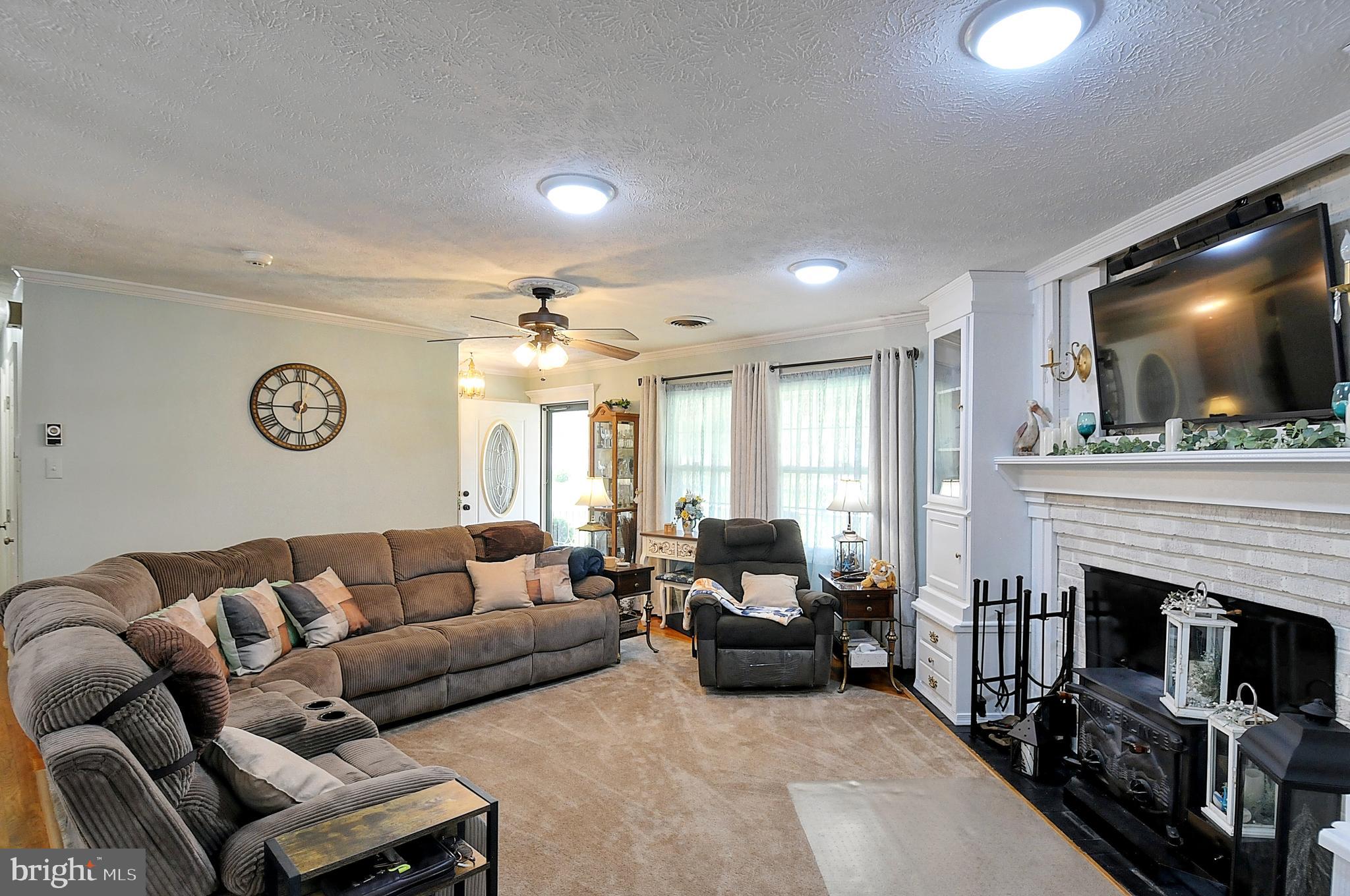 J WAYNE ADAMS - Residential