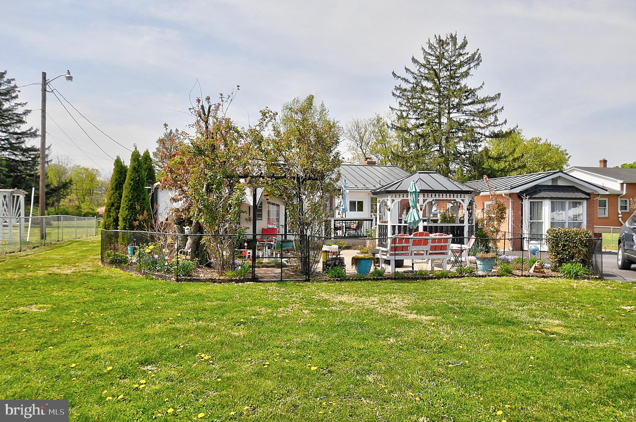 J WAYNE ADAMS - Residential