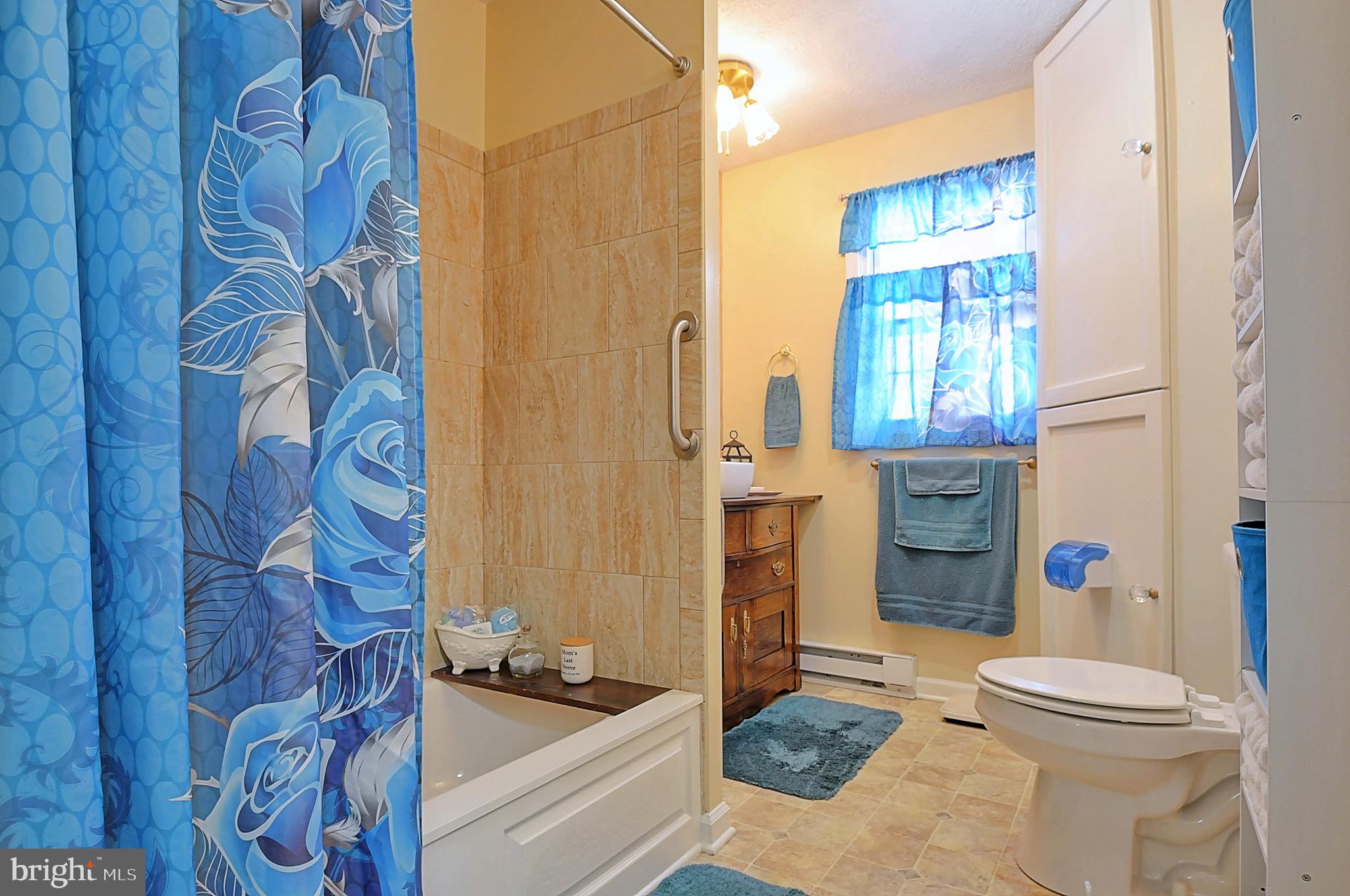 J WAYNE ADAMS - Residential