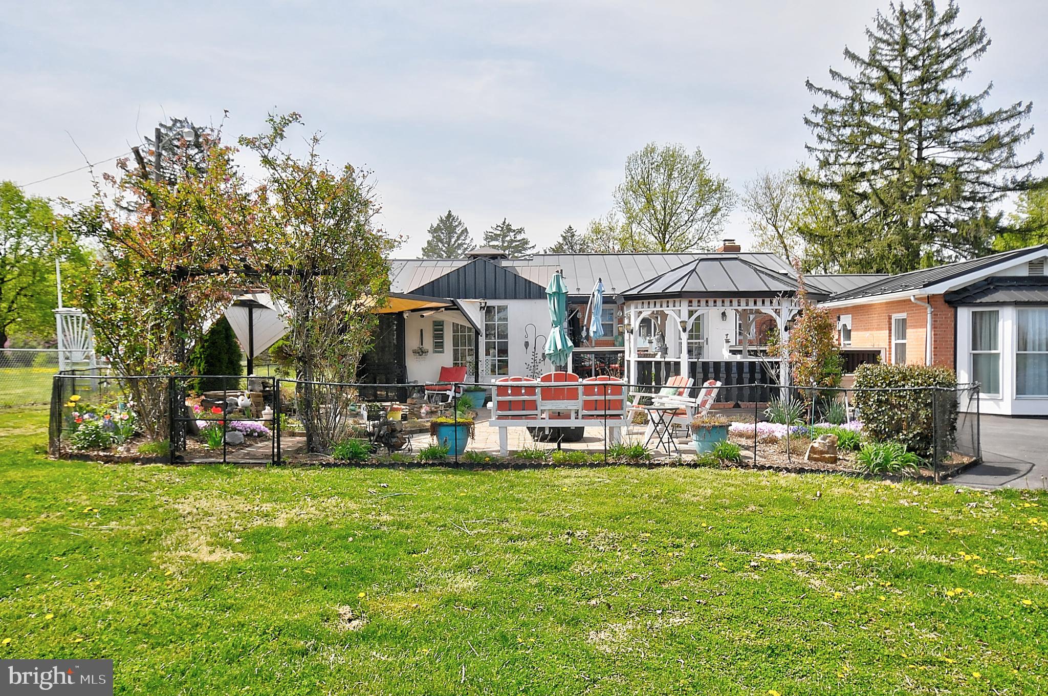 J WAYNE ADAMS - Residential