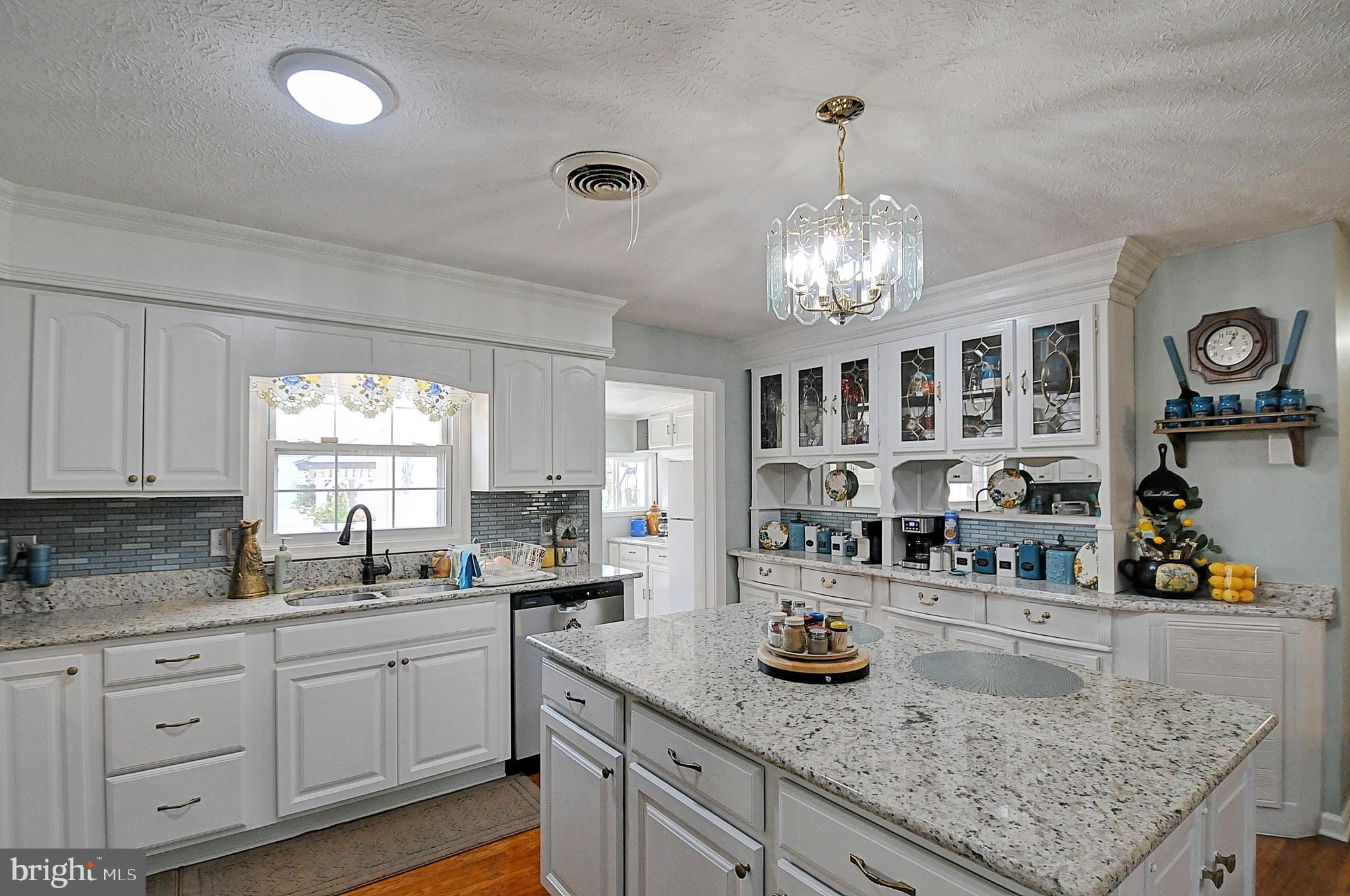 J WAYNE ADAMS - Residential