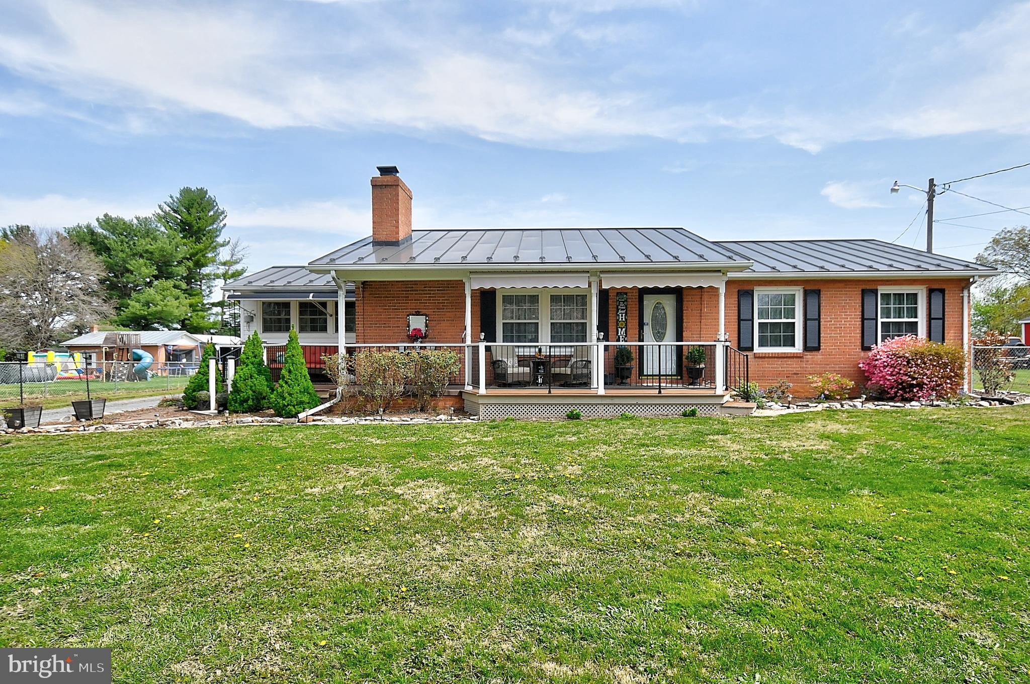 J WAYNE ADAMS - Residential