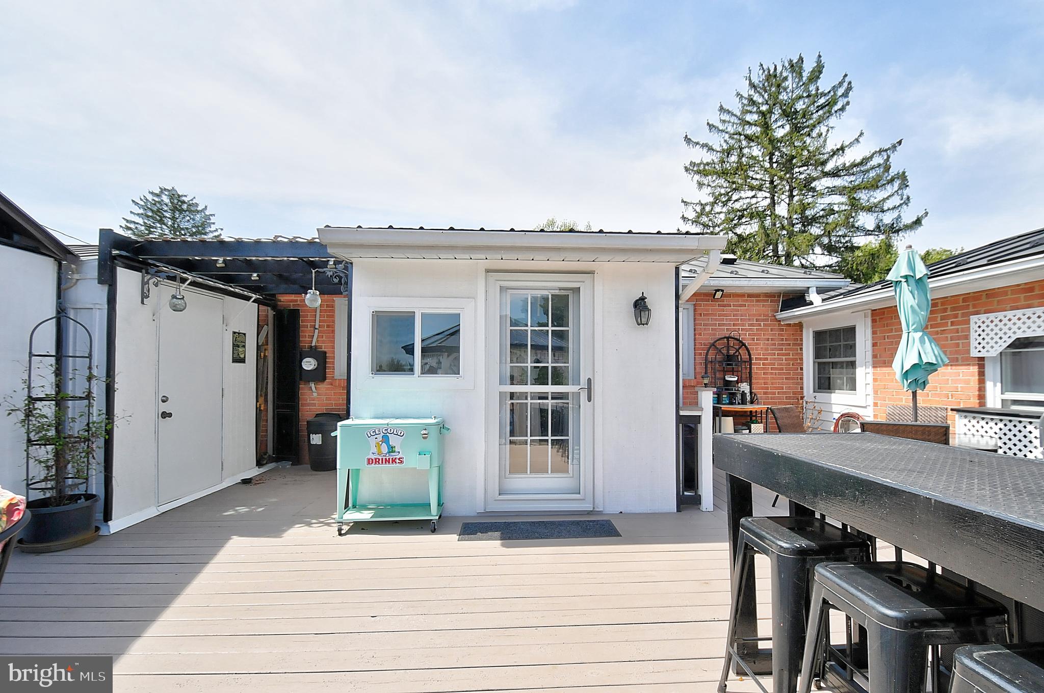 J WAYNE ADAMS - Residential