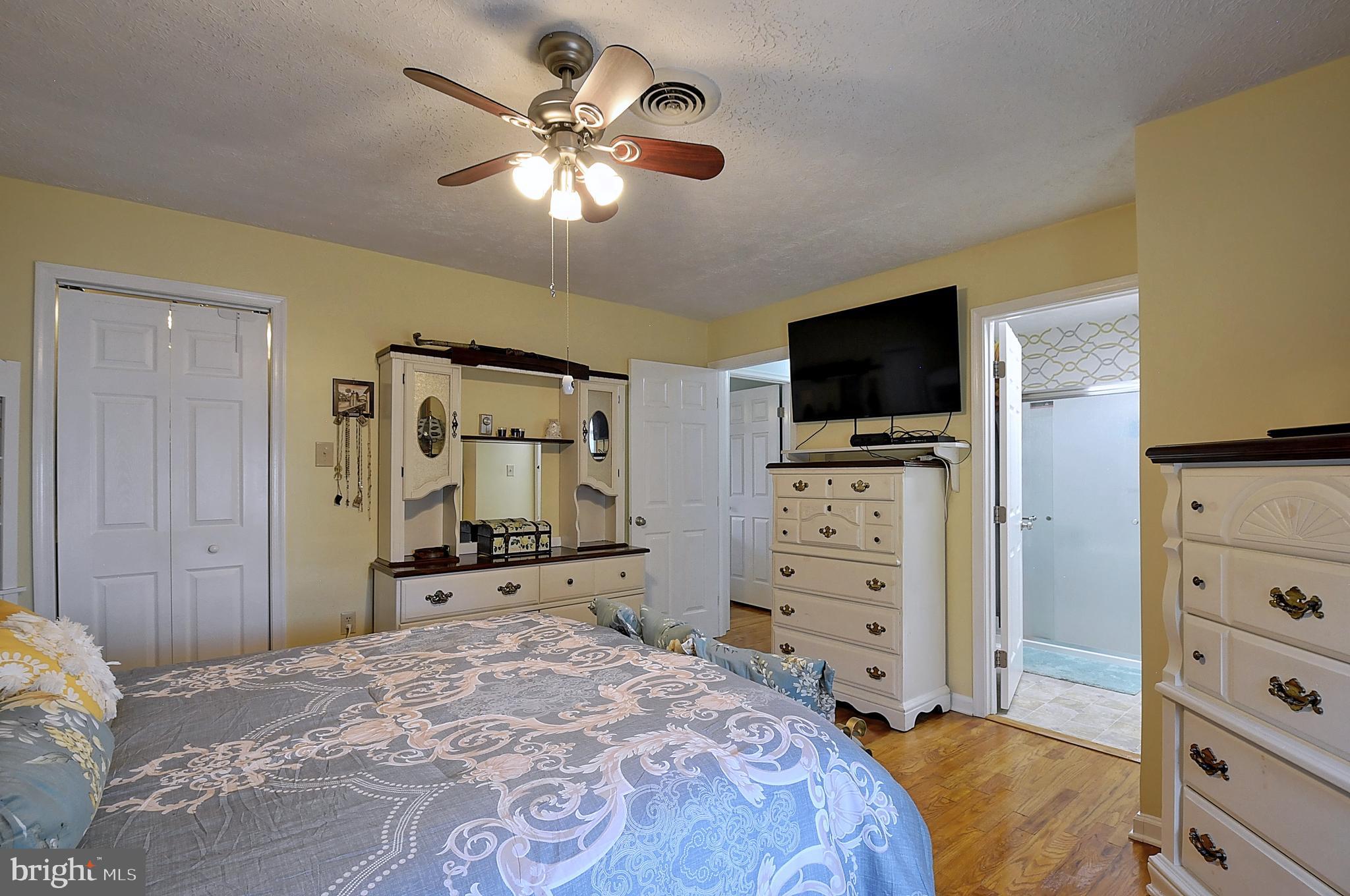 J WAYNE ADAMS - Residential