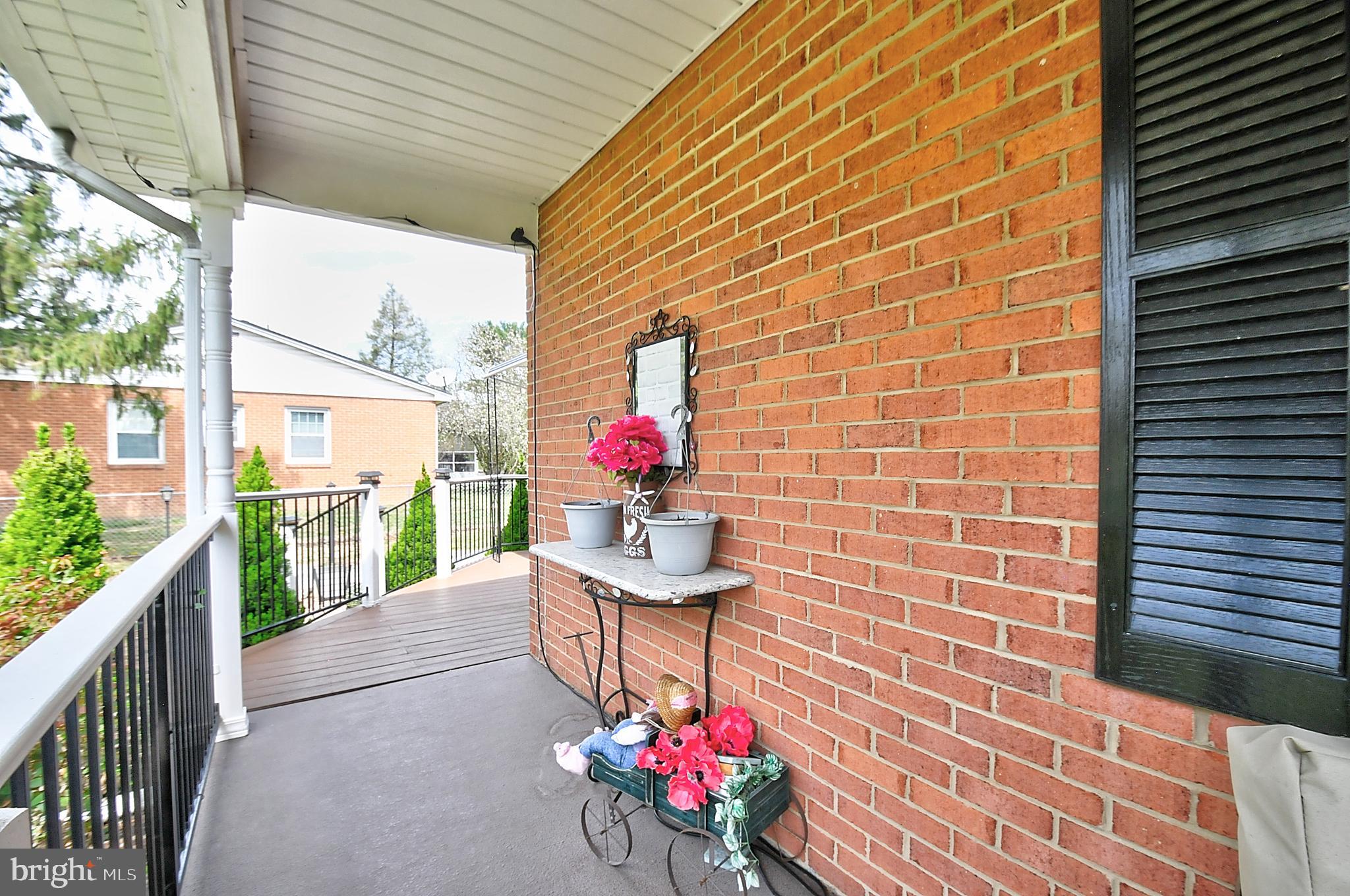 J WAYNE ADAMS - Residential