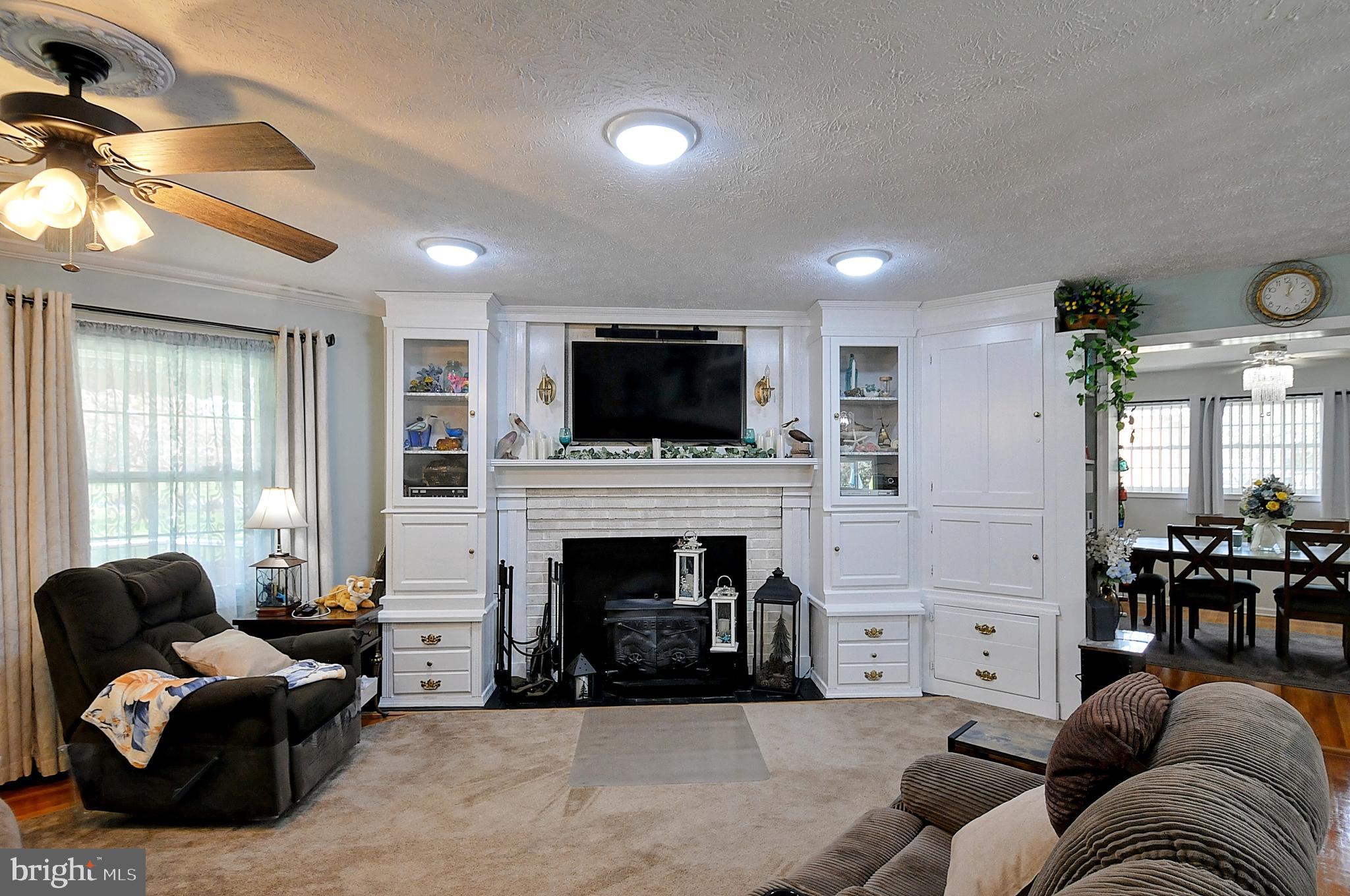 J WAYNE ADAMS - Residential