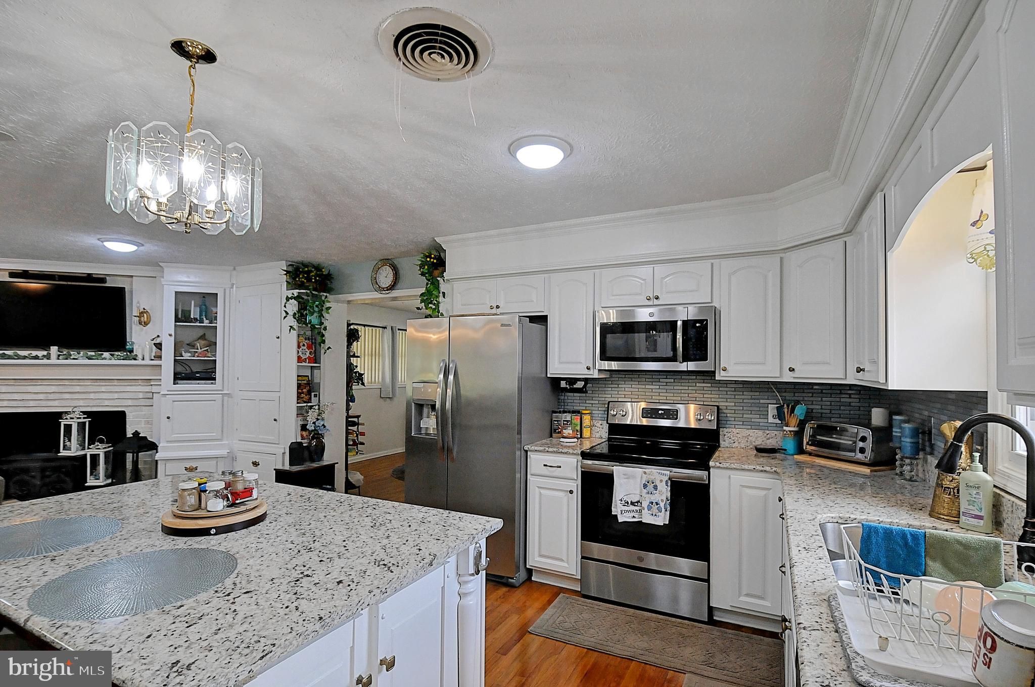 J WAYNE ADAMS - Residential