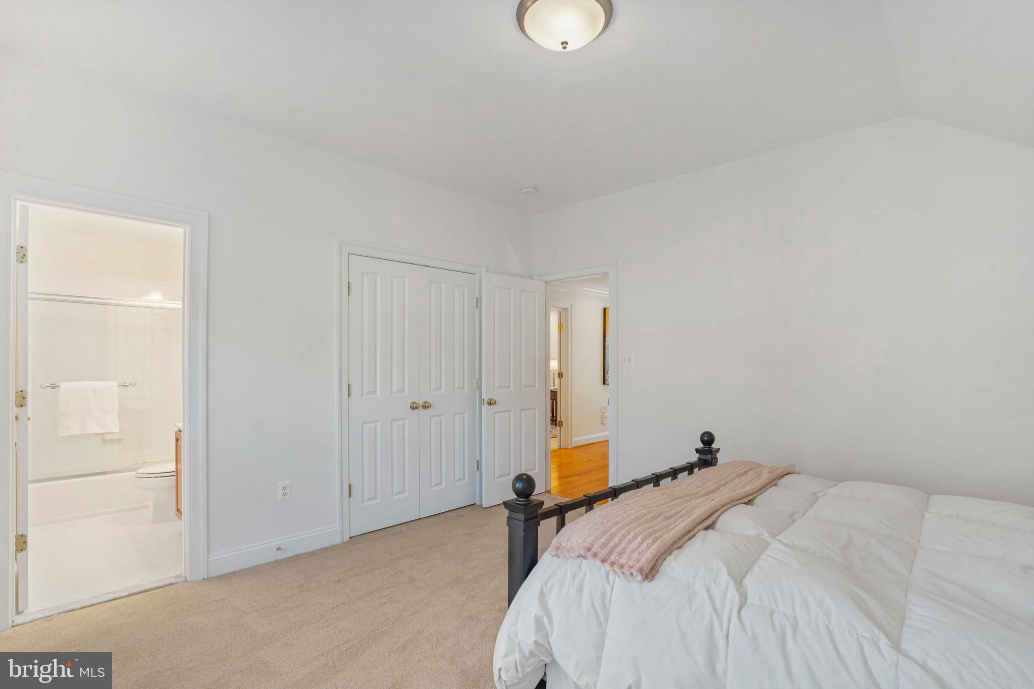 BELLEVUE FOREST - Residential