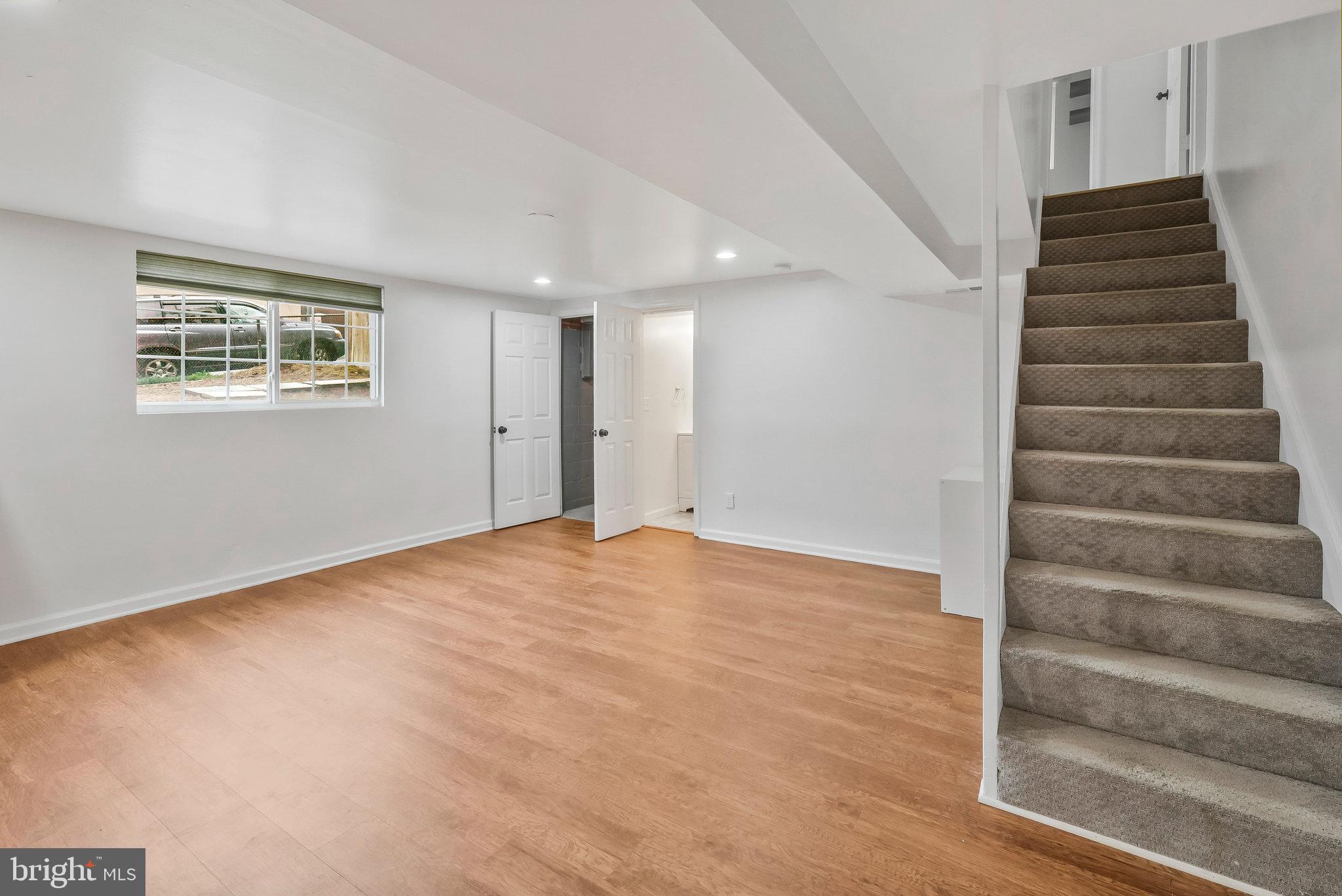 COLUMBIA TERRACE - Residential