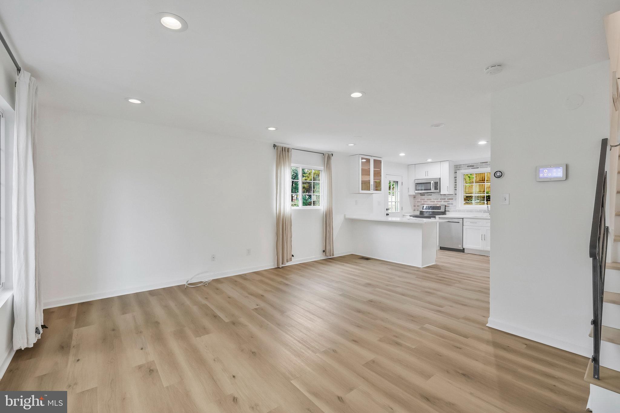 COLUMBIA TERRACE - Residential