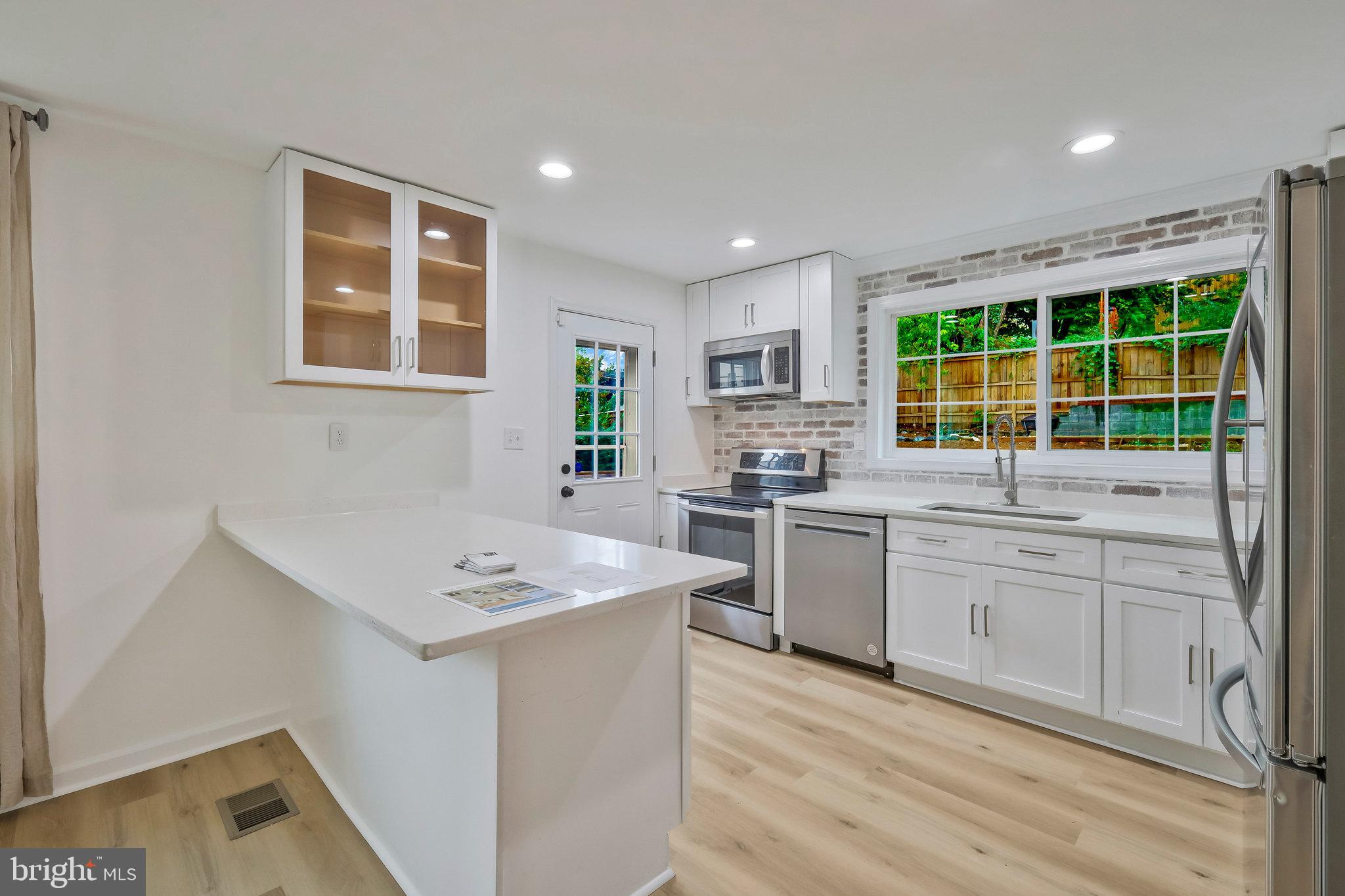 COLUMBIA TERRACE - Residential