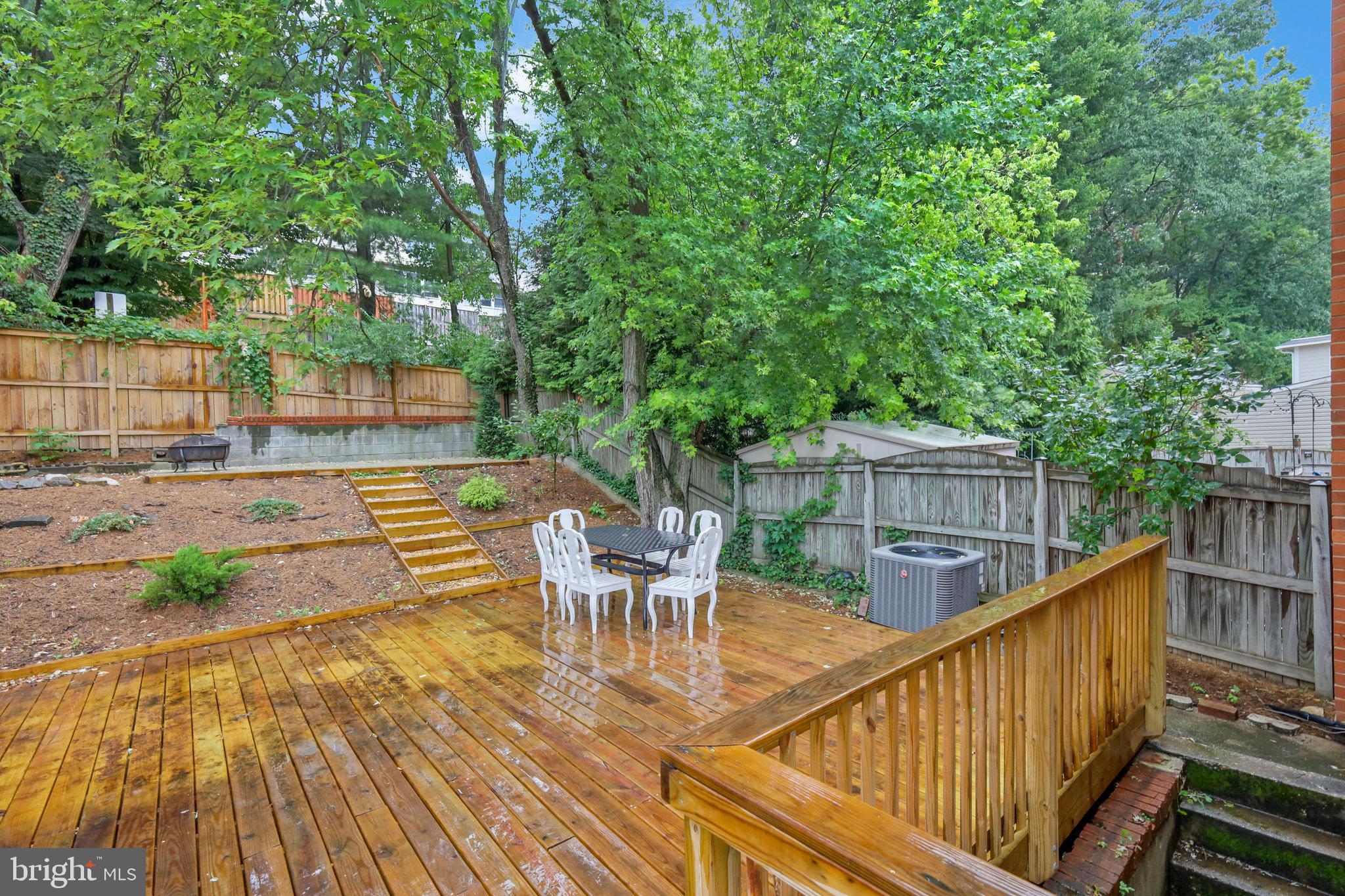 COLUMBIA TERRACE - Residential