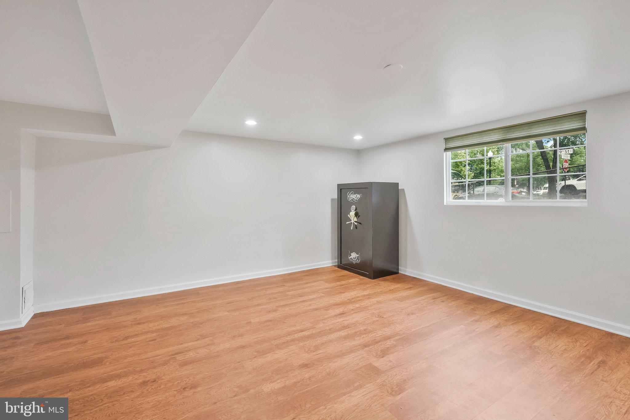 COLUMBIA TERRACE - Residential