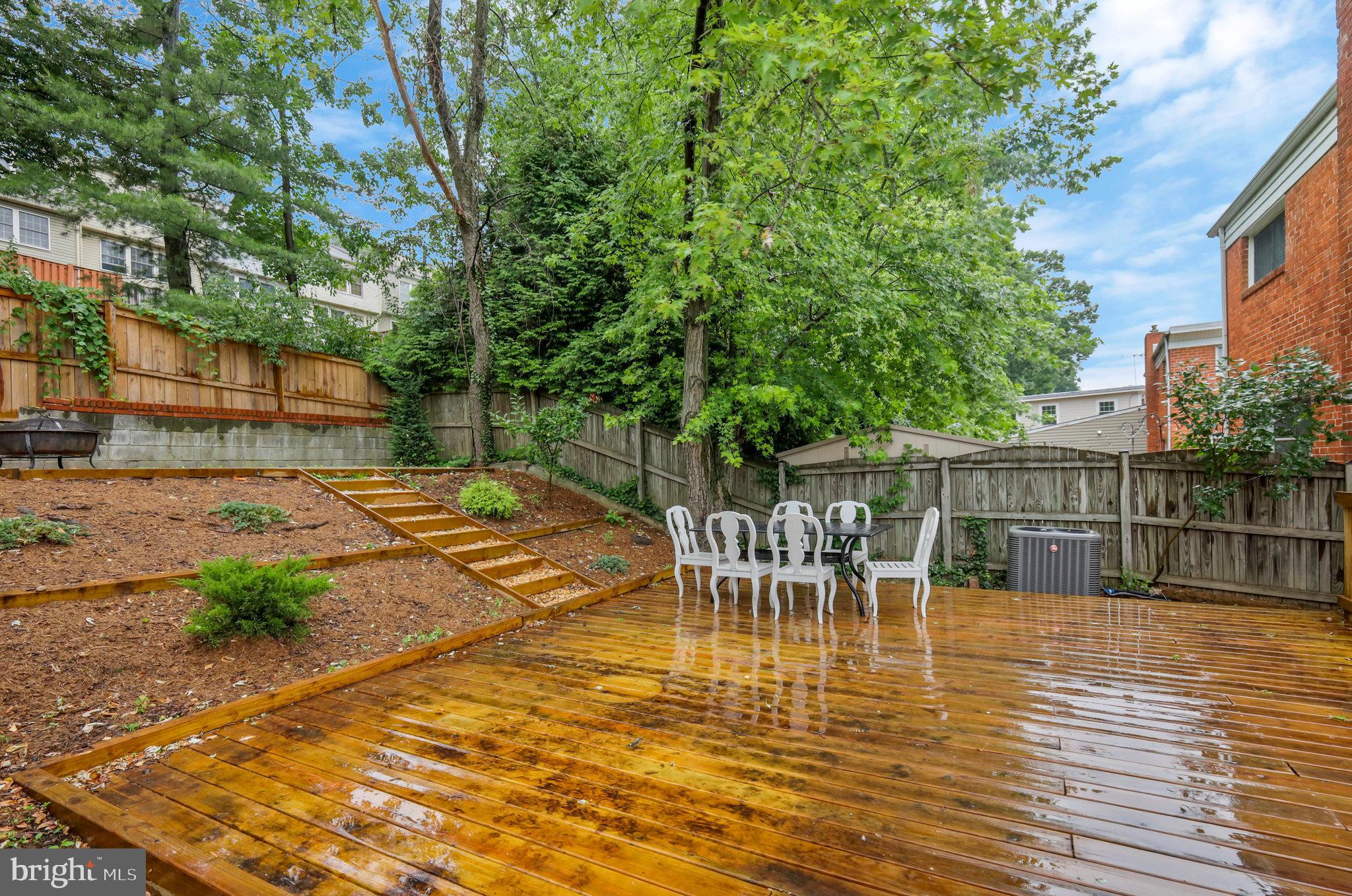 COLUMBIA TERRACE - Residential