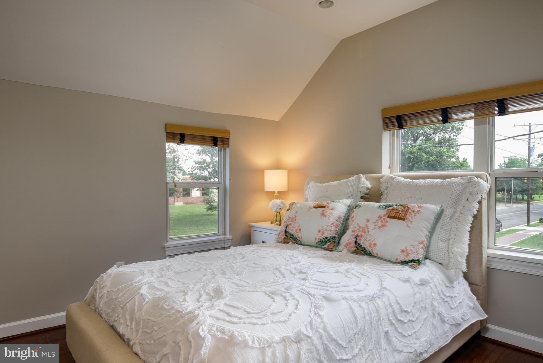 ROSEMONT PARK - Residential