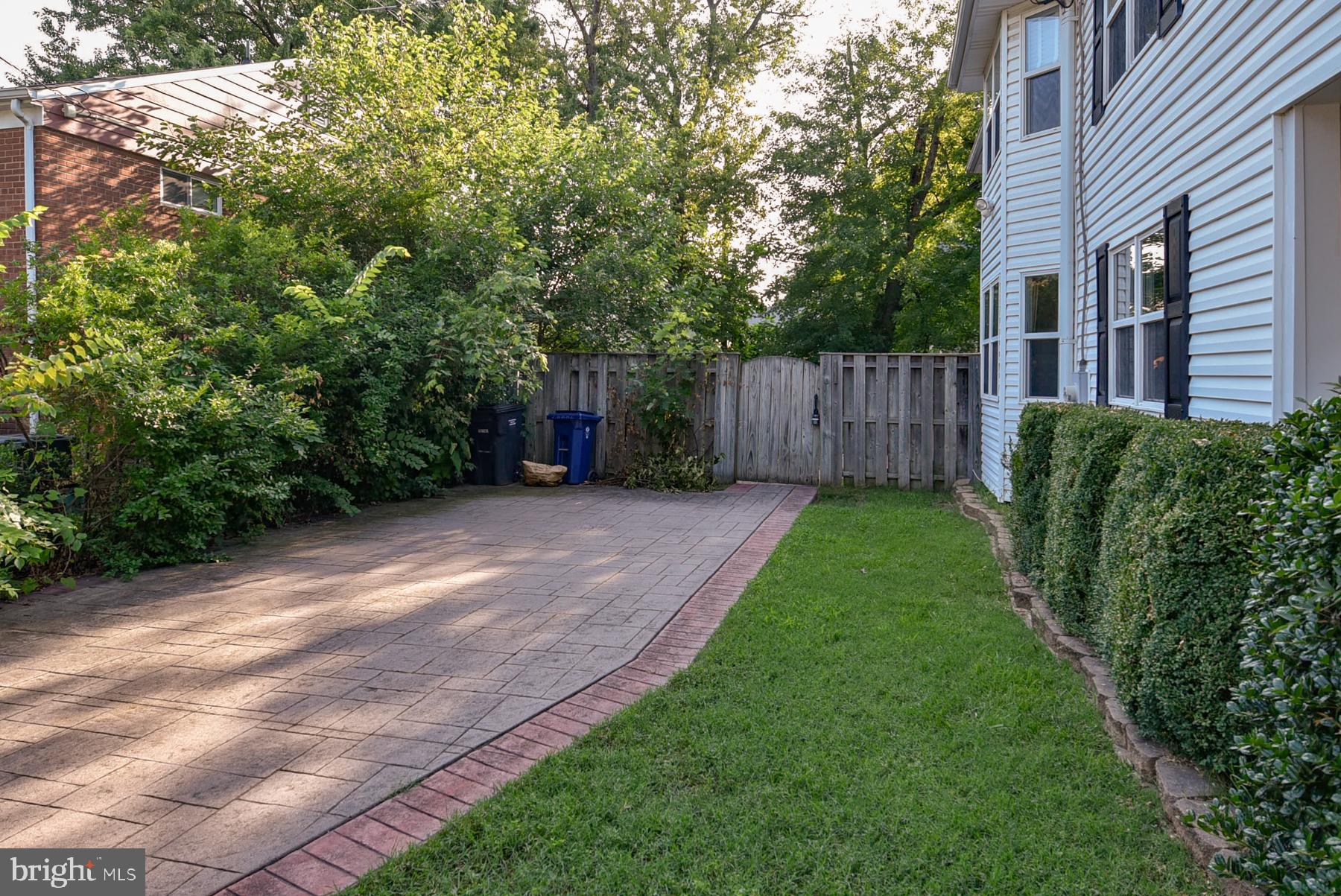 ROSEMONT PARK - Residential