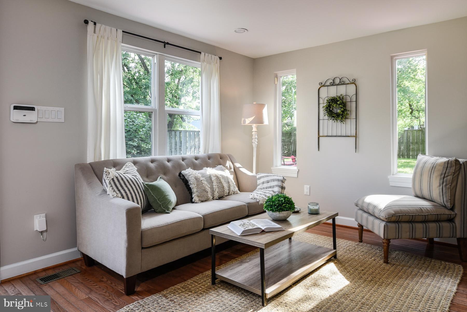 ROSEMONT PARK - Residential