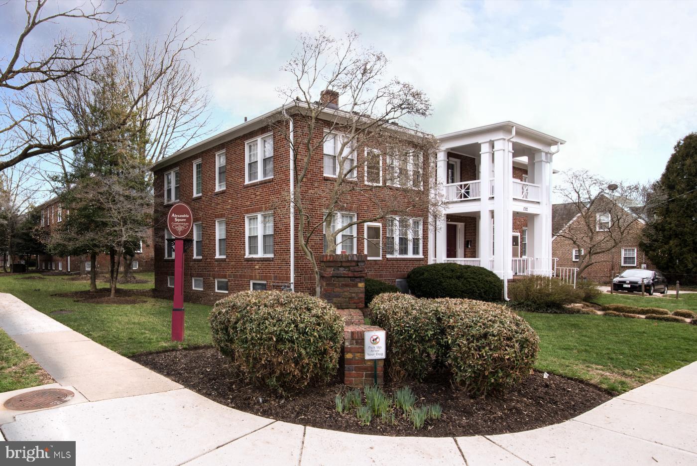 ROSEMONT PARK - Residential