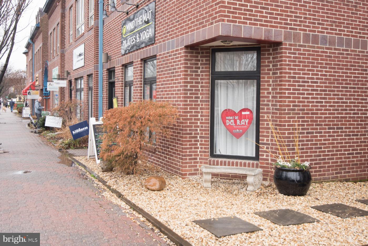 ROSEMONT PARK - Residential