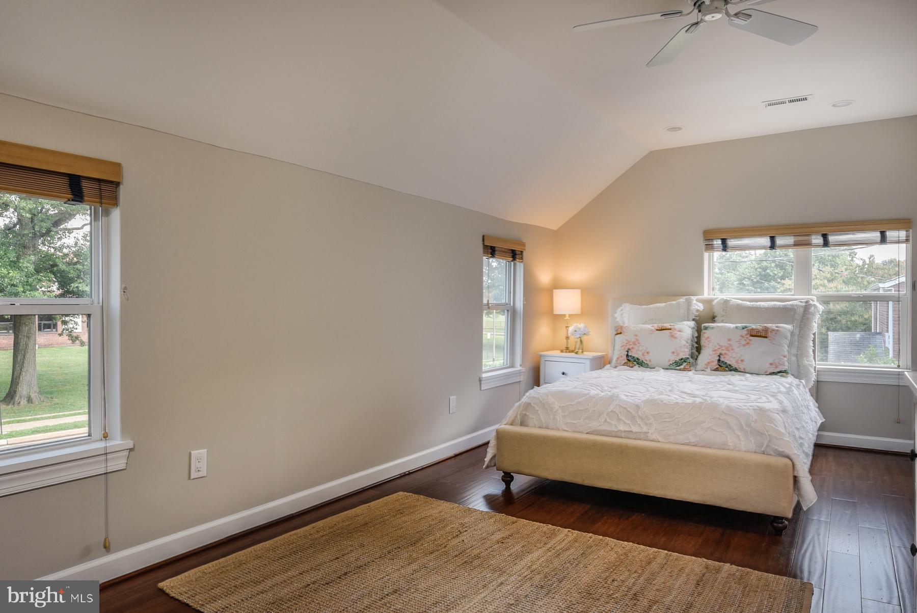 ROSEMONT PARK - Residential