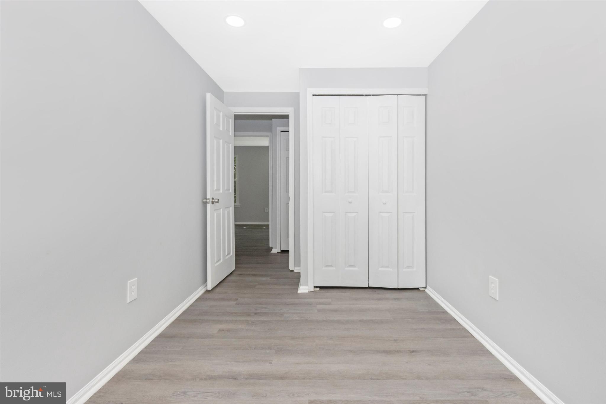 LAKE VILLAGE MANOR - Residential Lease