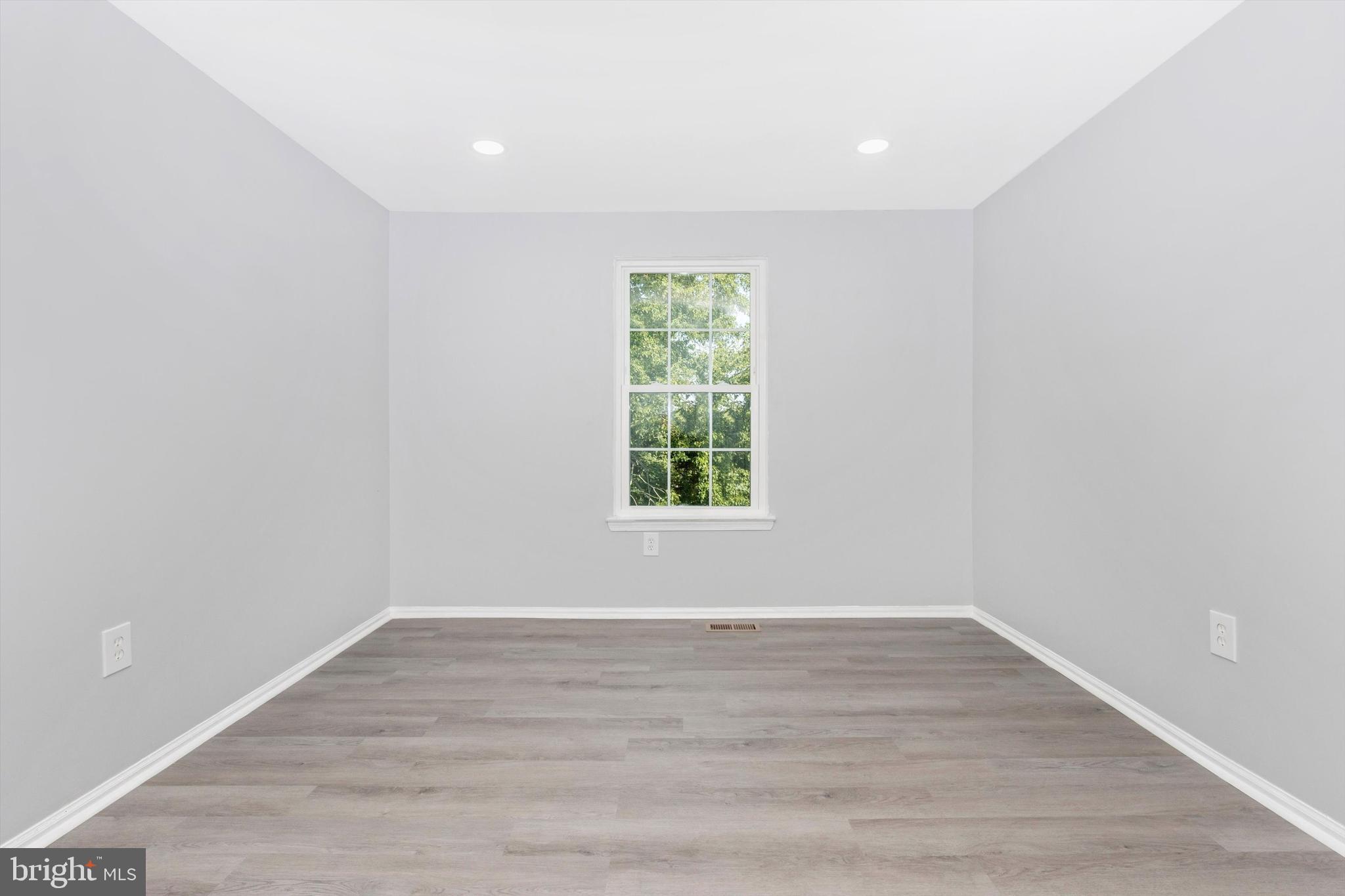 LAKE VILLAGE MANOR - Residential Lease