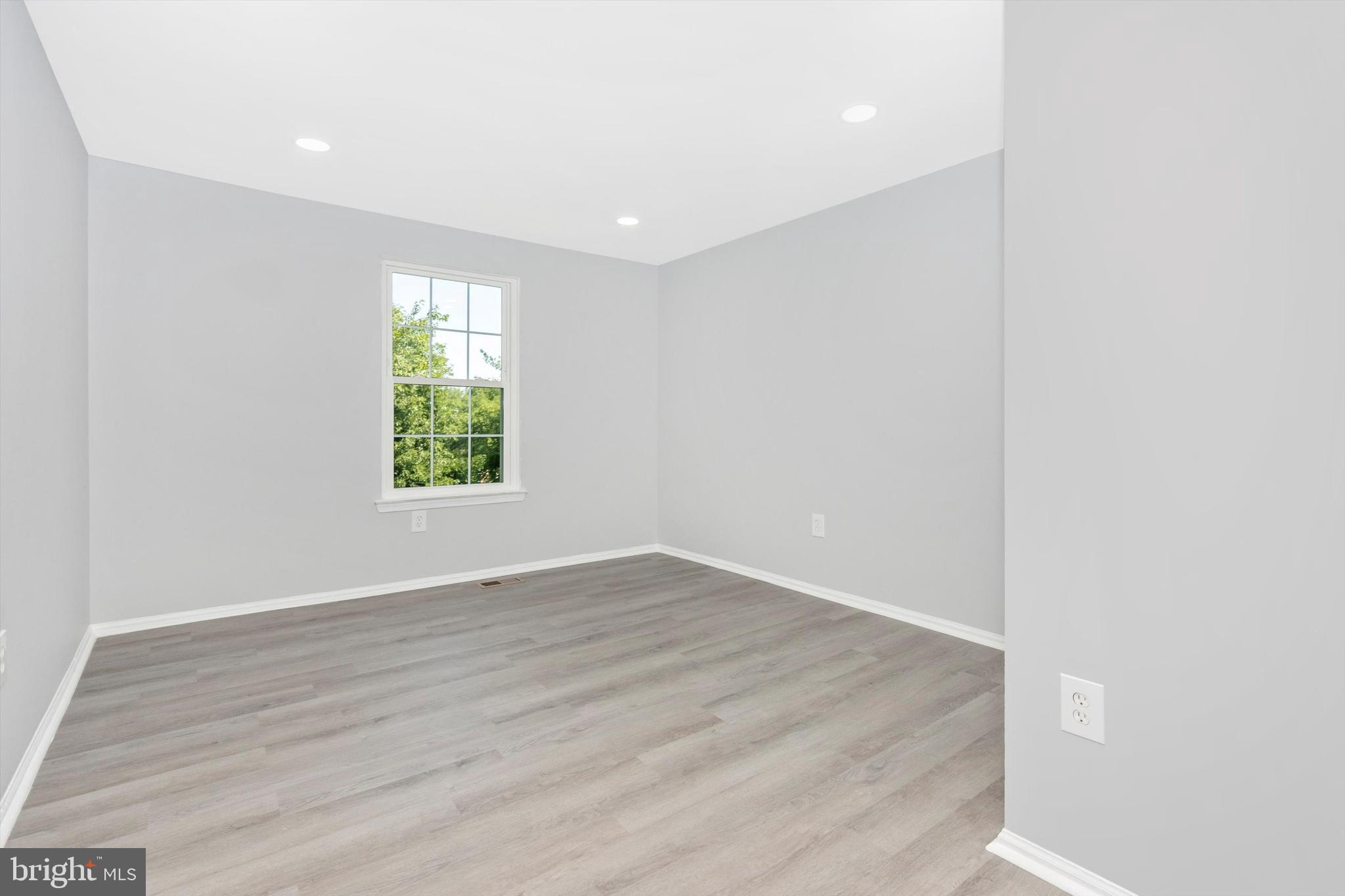 LAKE VILLAGE MANOR - Residential Lease