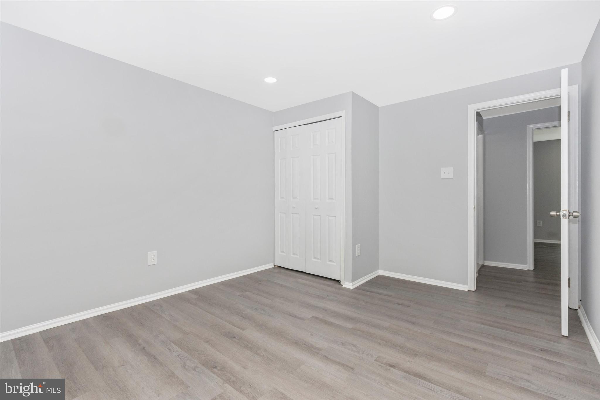 LAKE VILLAGE MANOR - Residential Lease