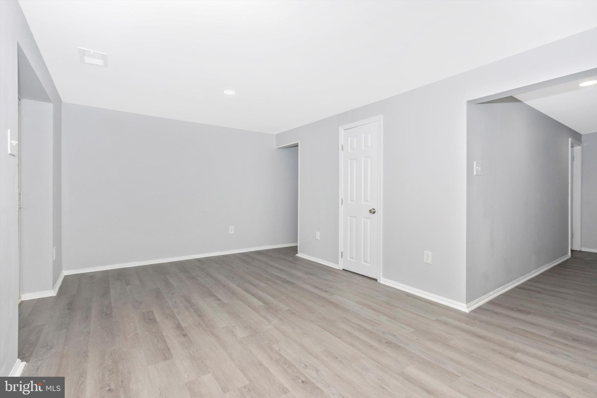 LAKE VILLAGE MANOR - Residential Lease